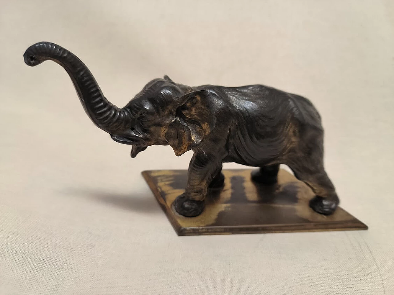 Elefante fermacarte in bronzo, anni '30 1