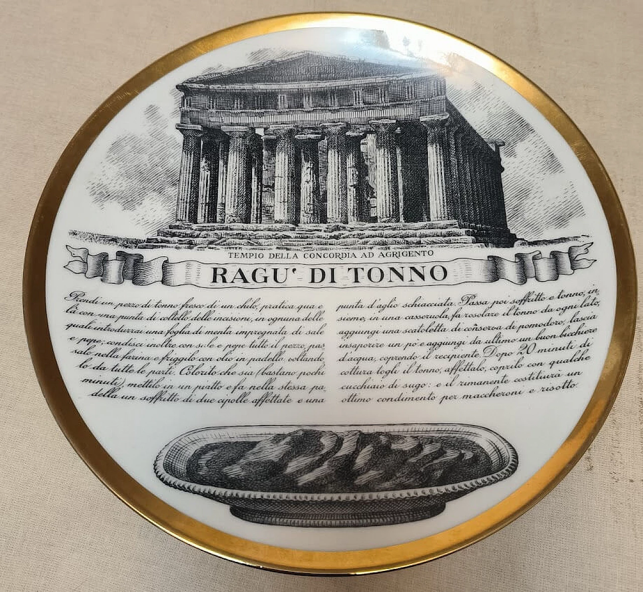Coppia di piatti in porcellana di Piero Fornasetti, anni '60 4