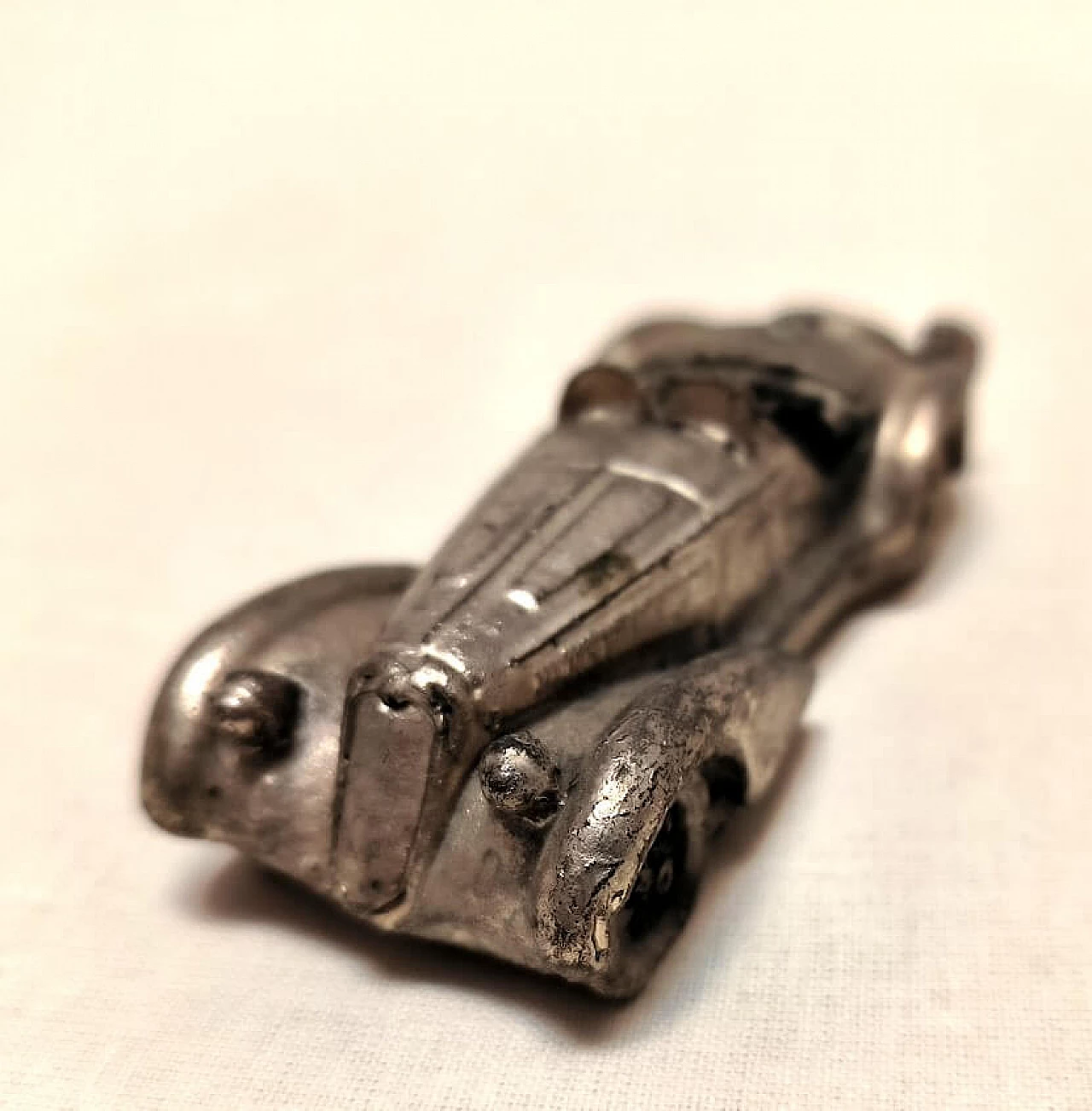Modellino di auto Spider in metallo argentato, anni '30 4