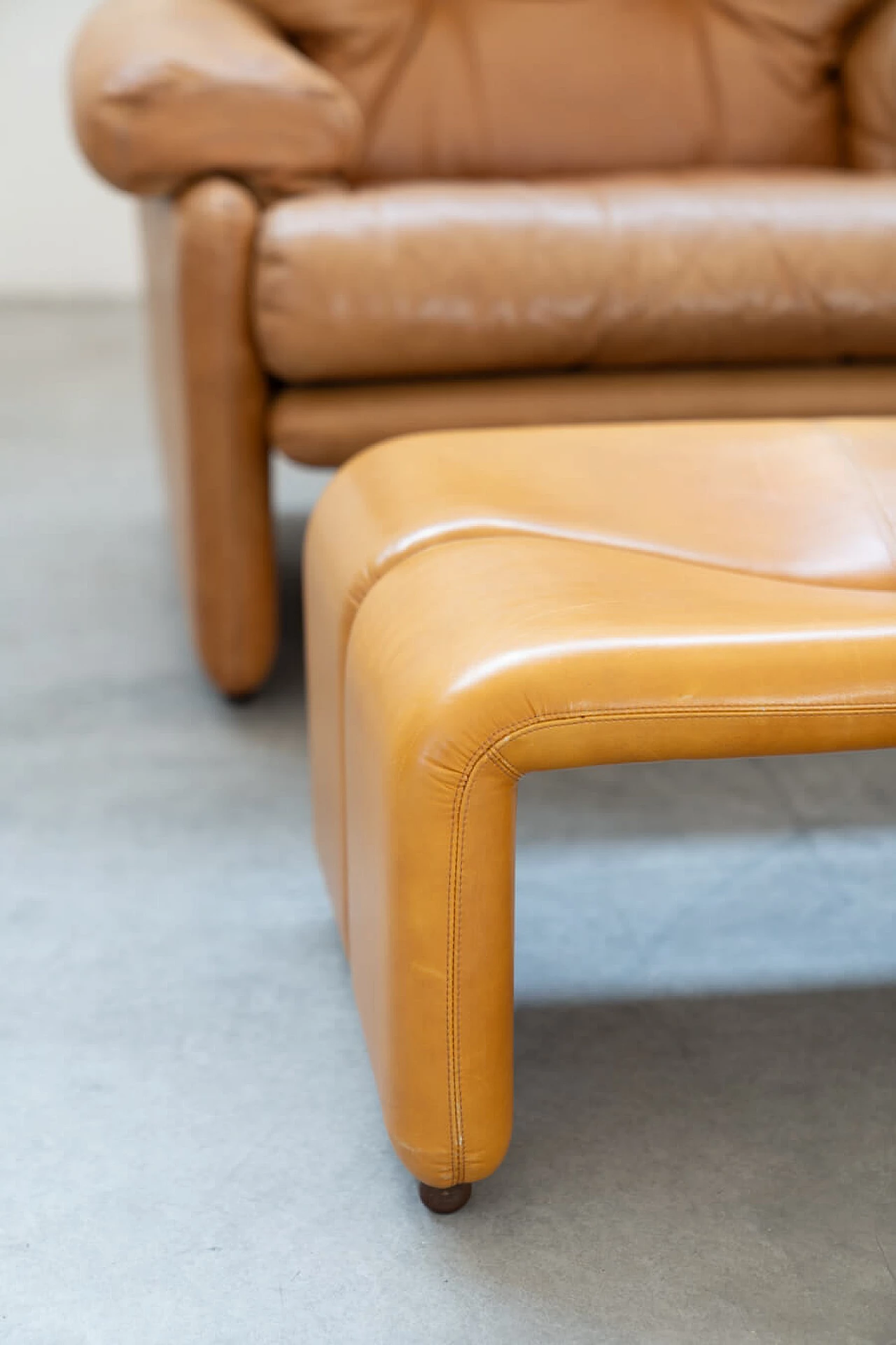 Pair of Coronado armchairs with poufs by Afra and Tobia Scarpa for B&B Italia, 1970s 15