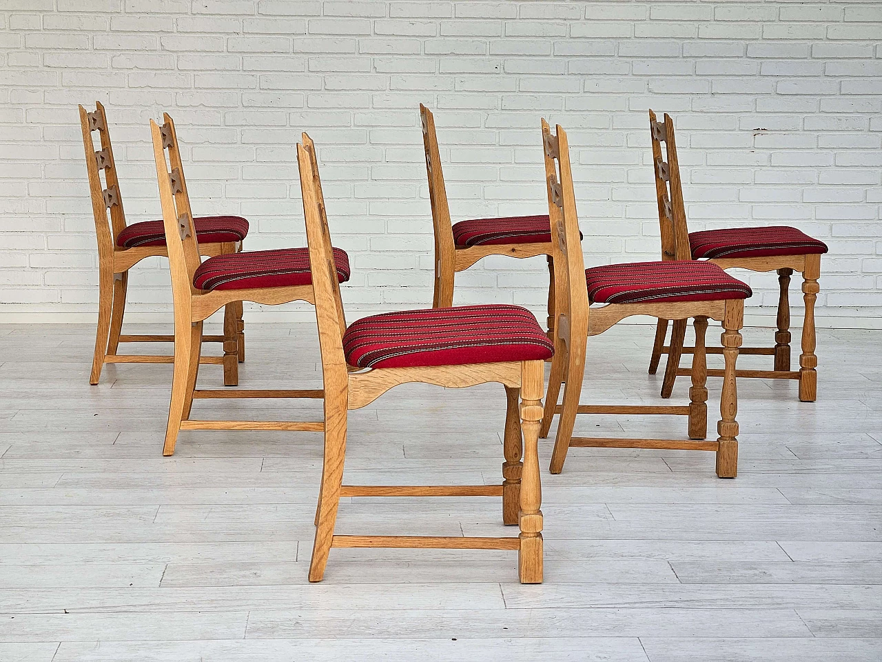 6 Danish chairs in oak and wool, 1970s 8