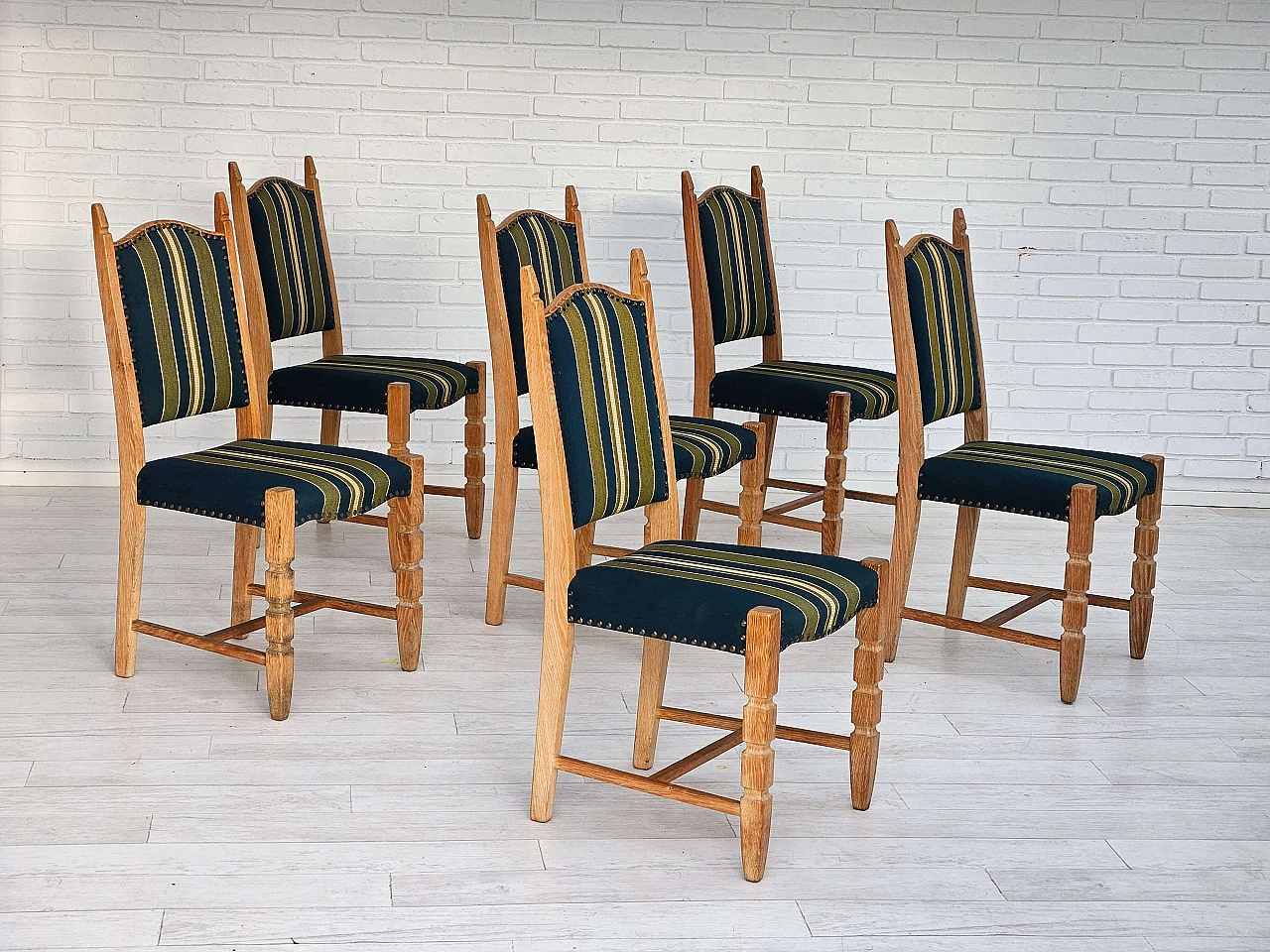 6 Danish chairs in wool and oak, 1970s 1