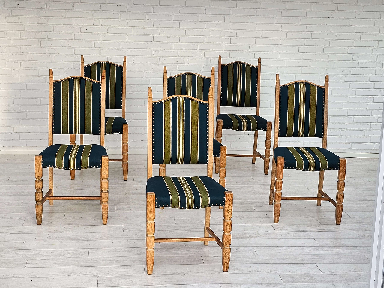 6 Danish chairs in wool and oak, 1970s 2