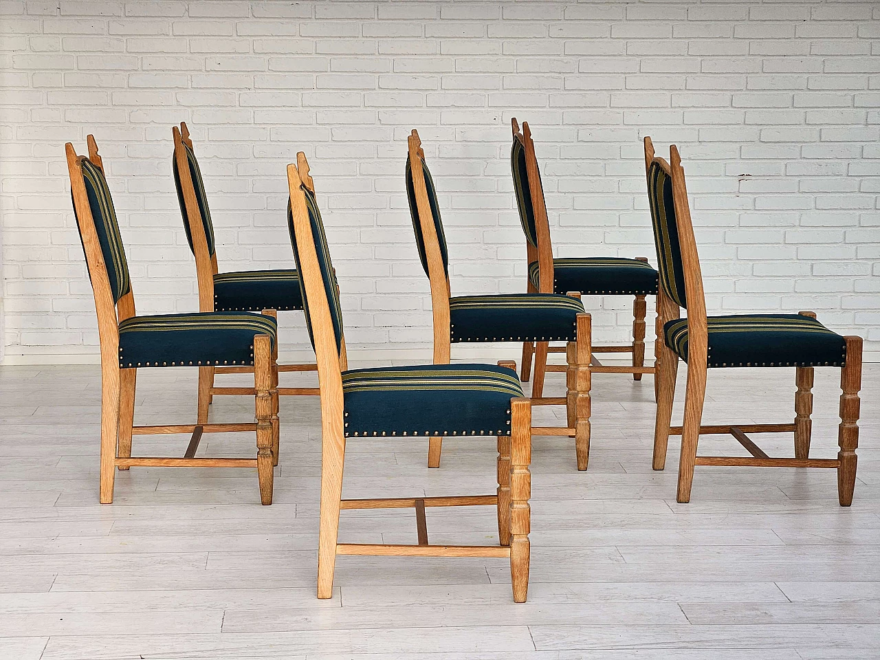 6 Danish chairs in wool and oak, 1970s 3