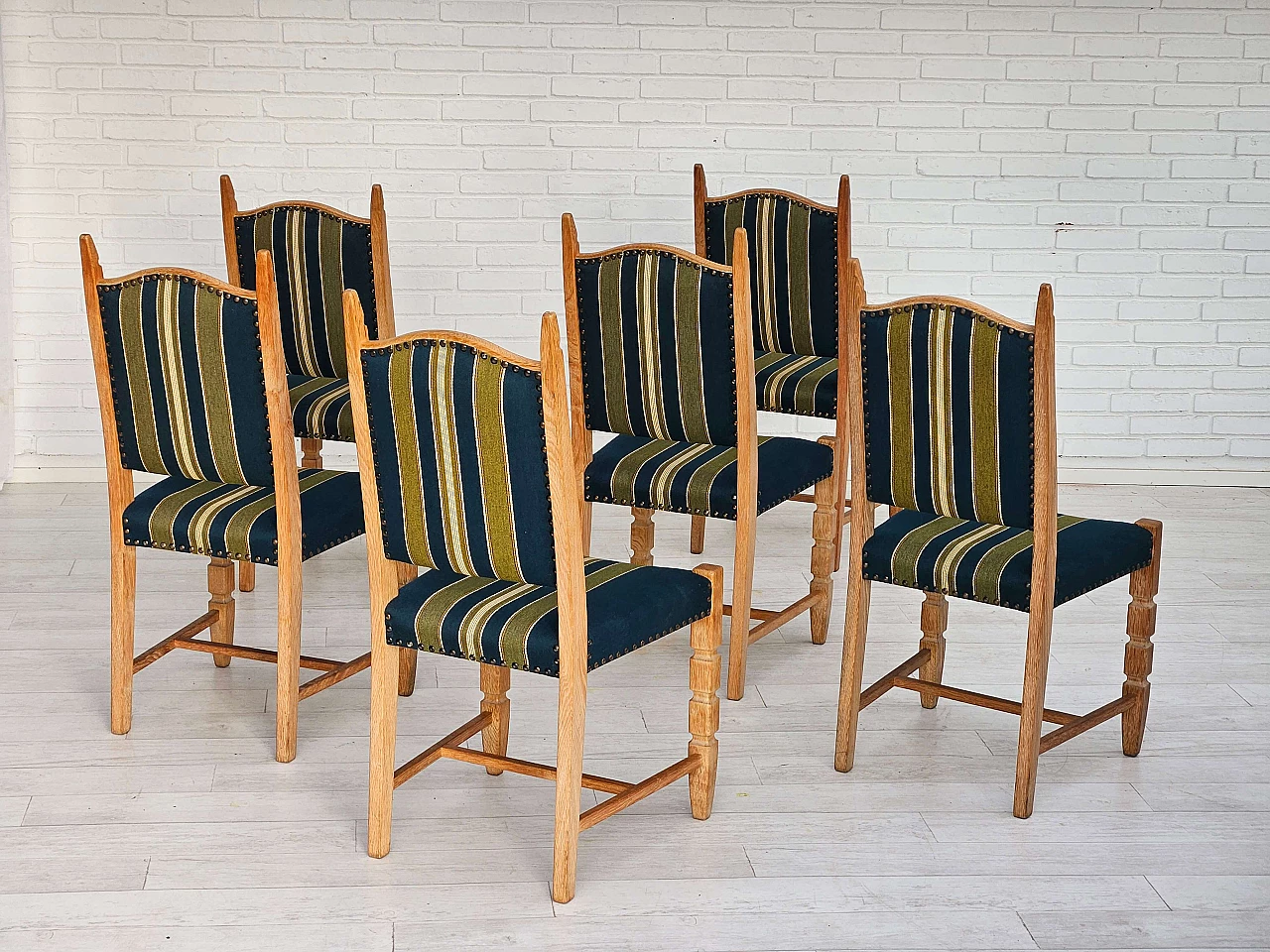 6 Danish chairs in wool and oak, 1970s 4