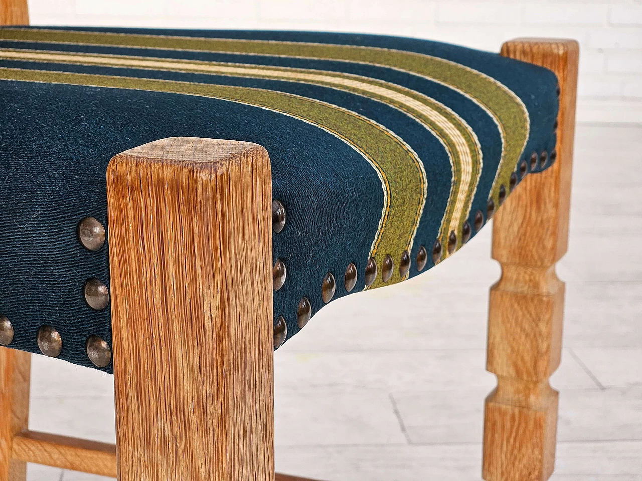 6 Danish chairs in wool and oak, 1970s 6