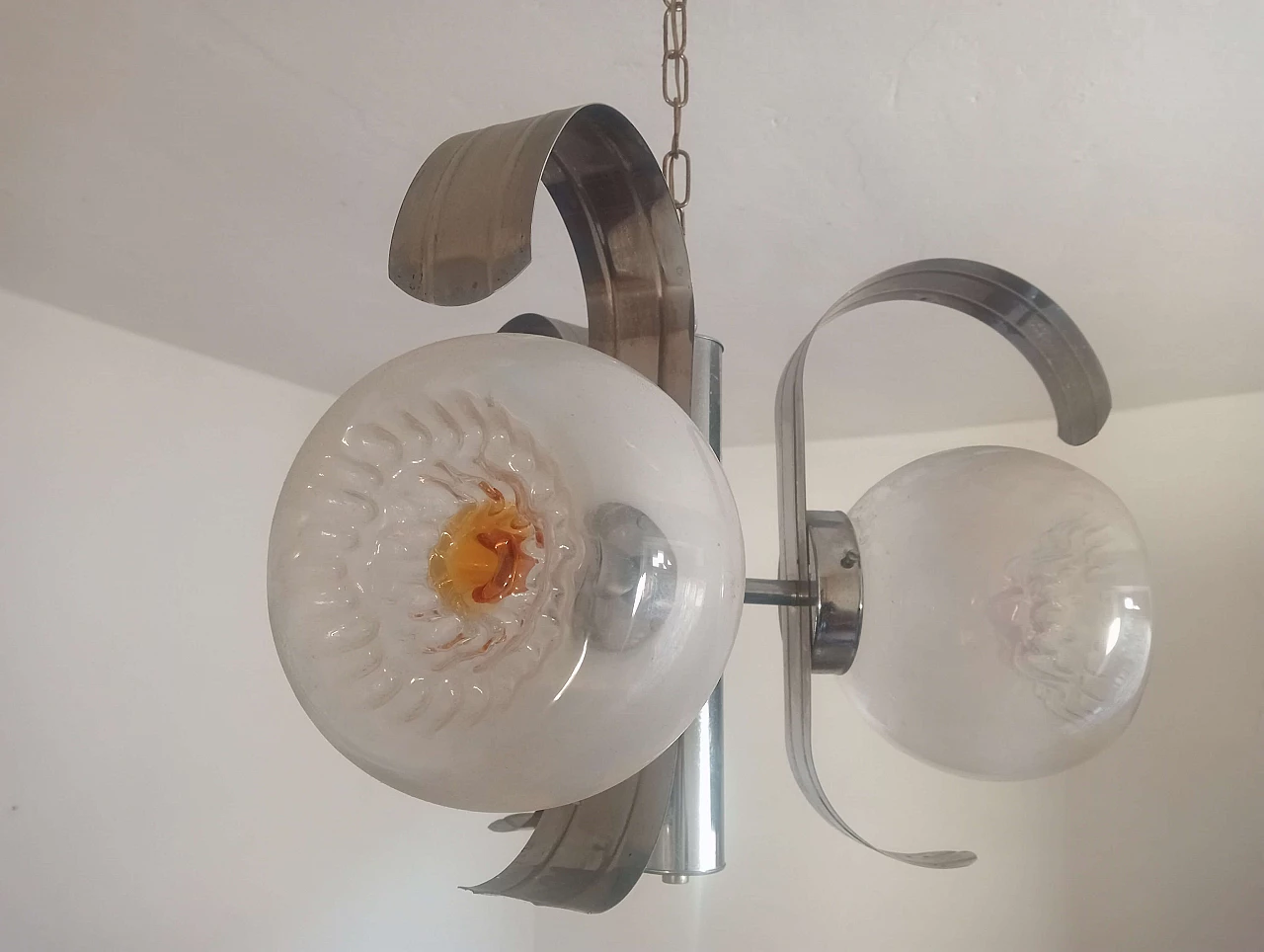 Lampadario a tre luci in vetro e metallo cromato, anni '70 10