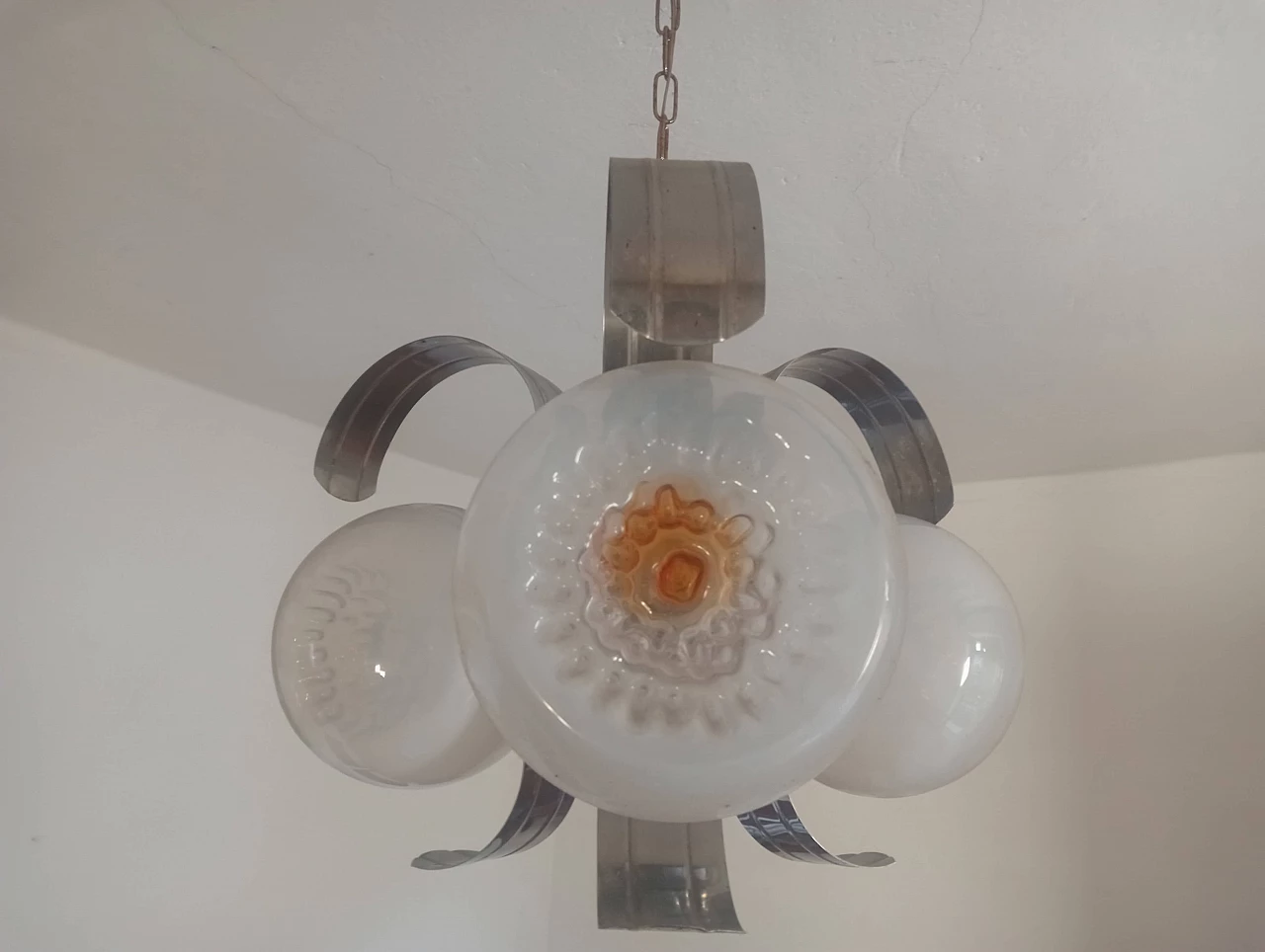 Lampadario a tre luci in vetro e metallo cromato, anni '70 13