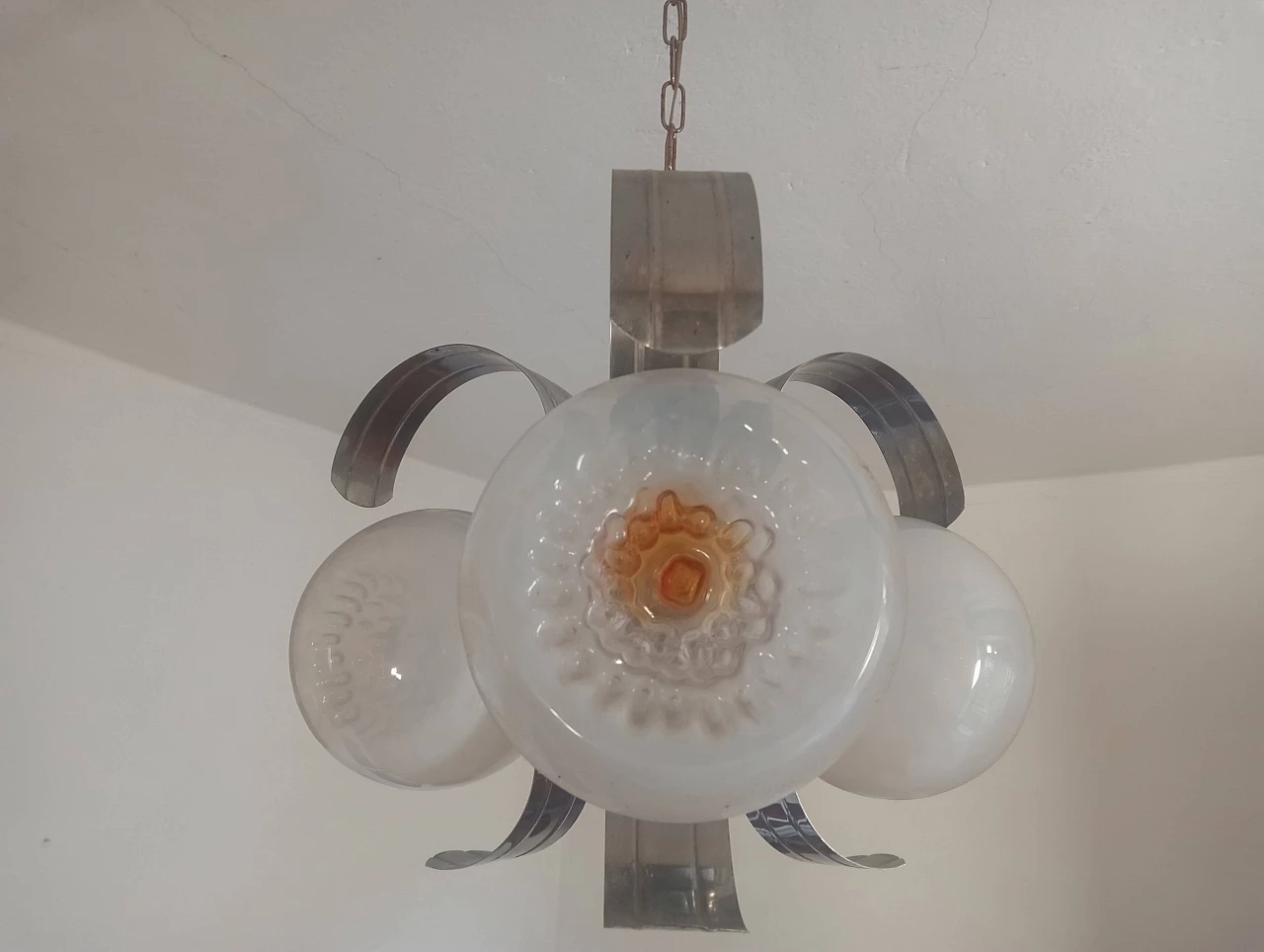 Lampadario a tre luci in vetro e metallo cromato, anni '70 14