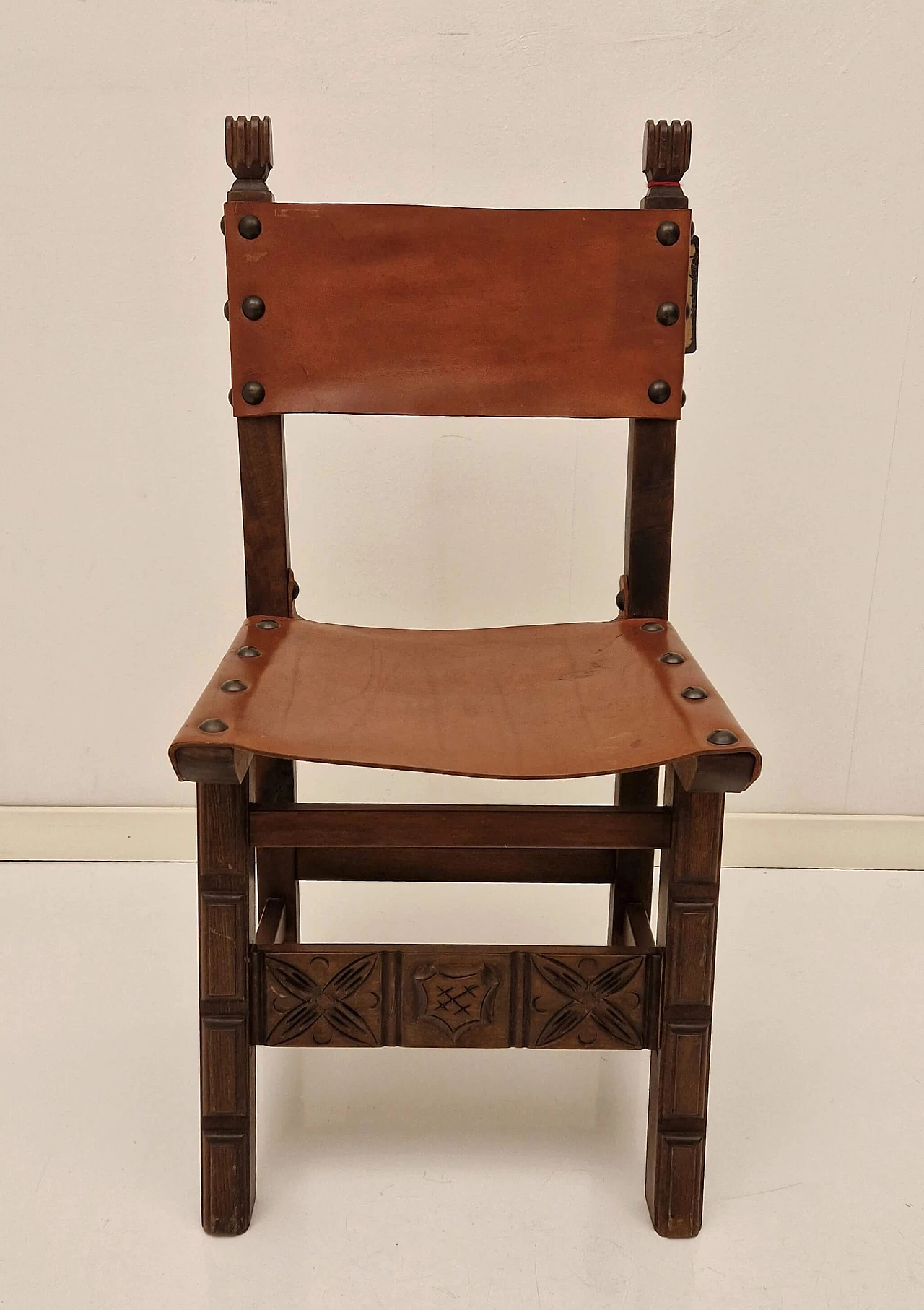 Old Castile style solid aliso and leather chair, 1980s 1