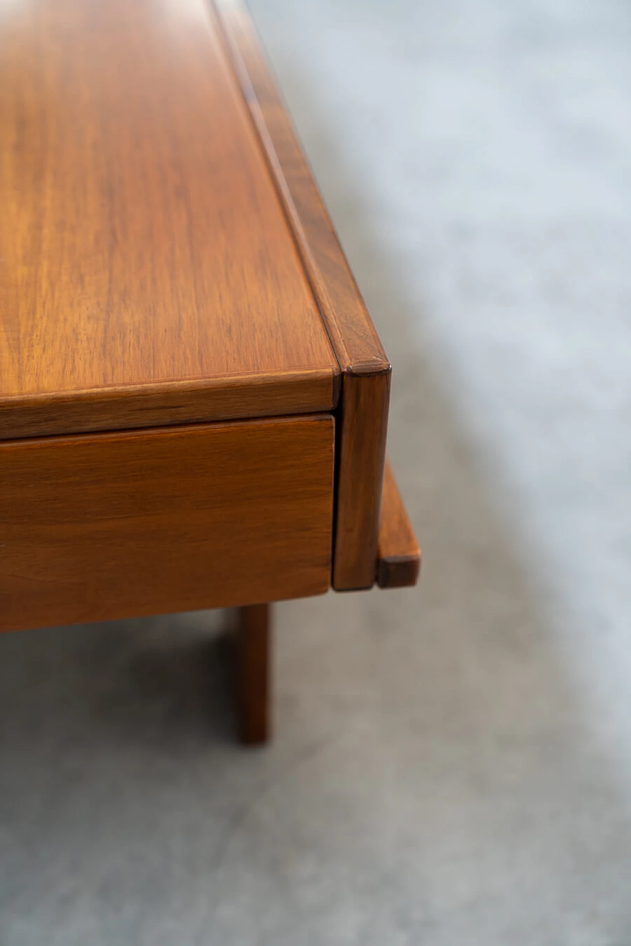 Walnut coffee table with compartment by Giovanni Michelucci, 1970s 4