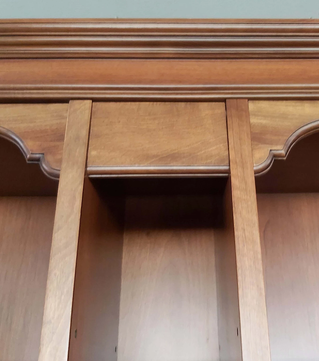 Florentine style national walnut and olive green leather bookcase, 1980s 5