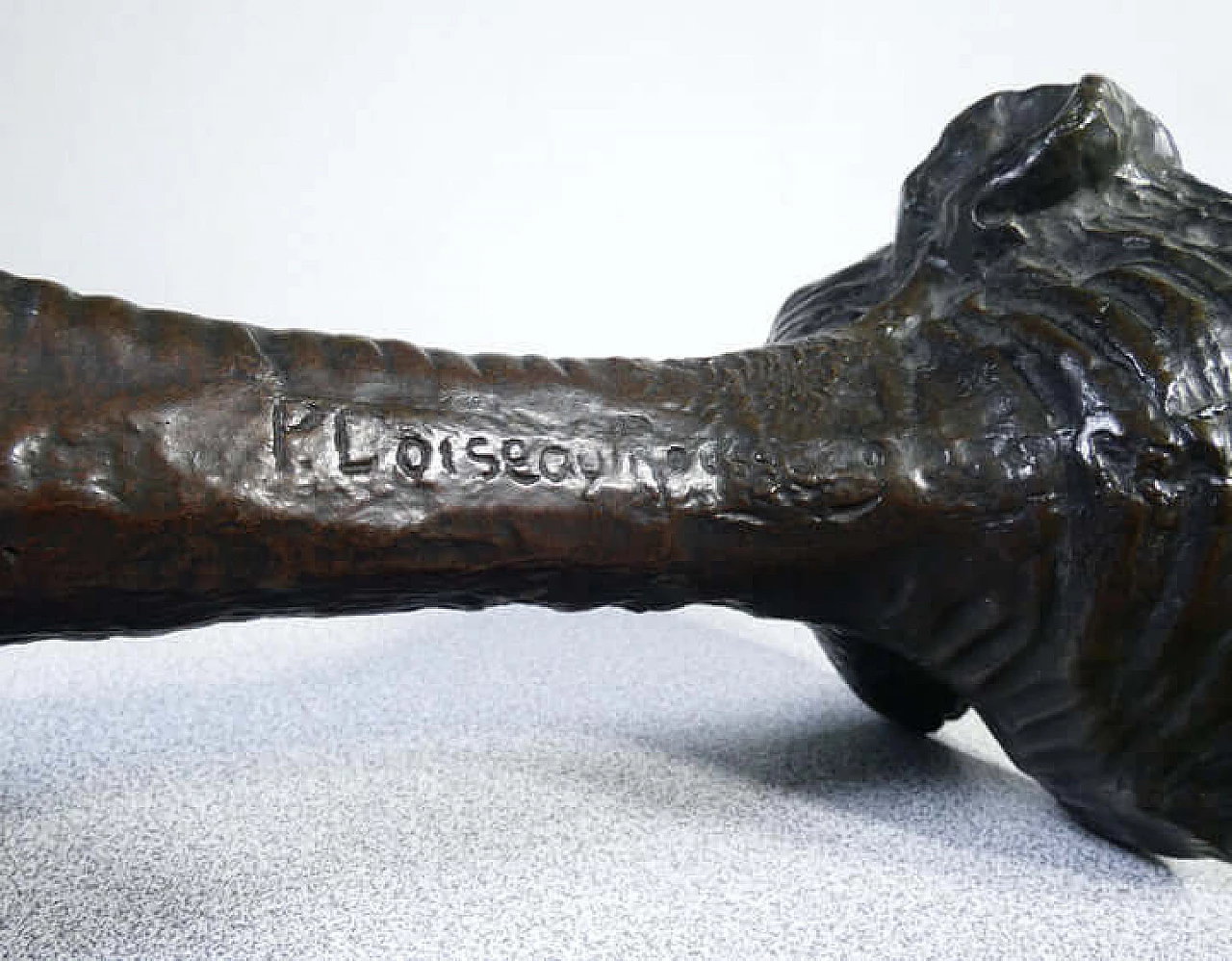 Vaso in bronzo a testa di elefante di Louis Loiseau-Rousseau, inizio '900 10