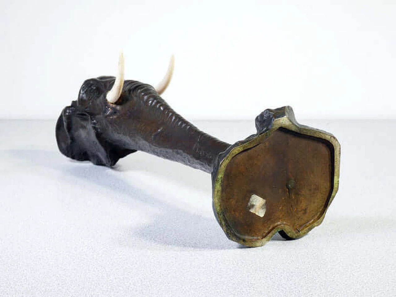Vaso in bronzo a testa di elefante di Louis Loiseau-Rousseau, inizio '900 11