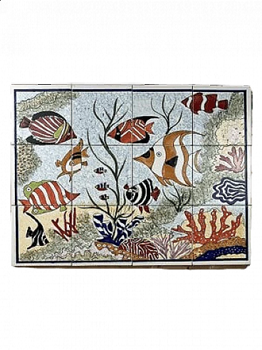 Pannello in ceramica decorata a mano con pesci, anni '80