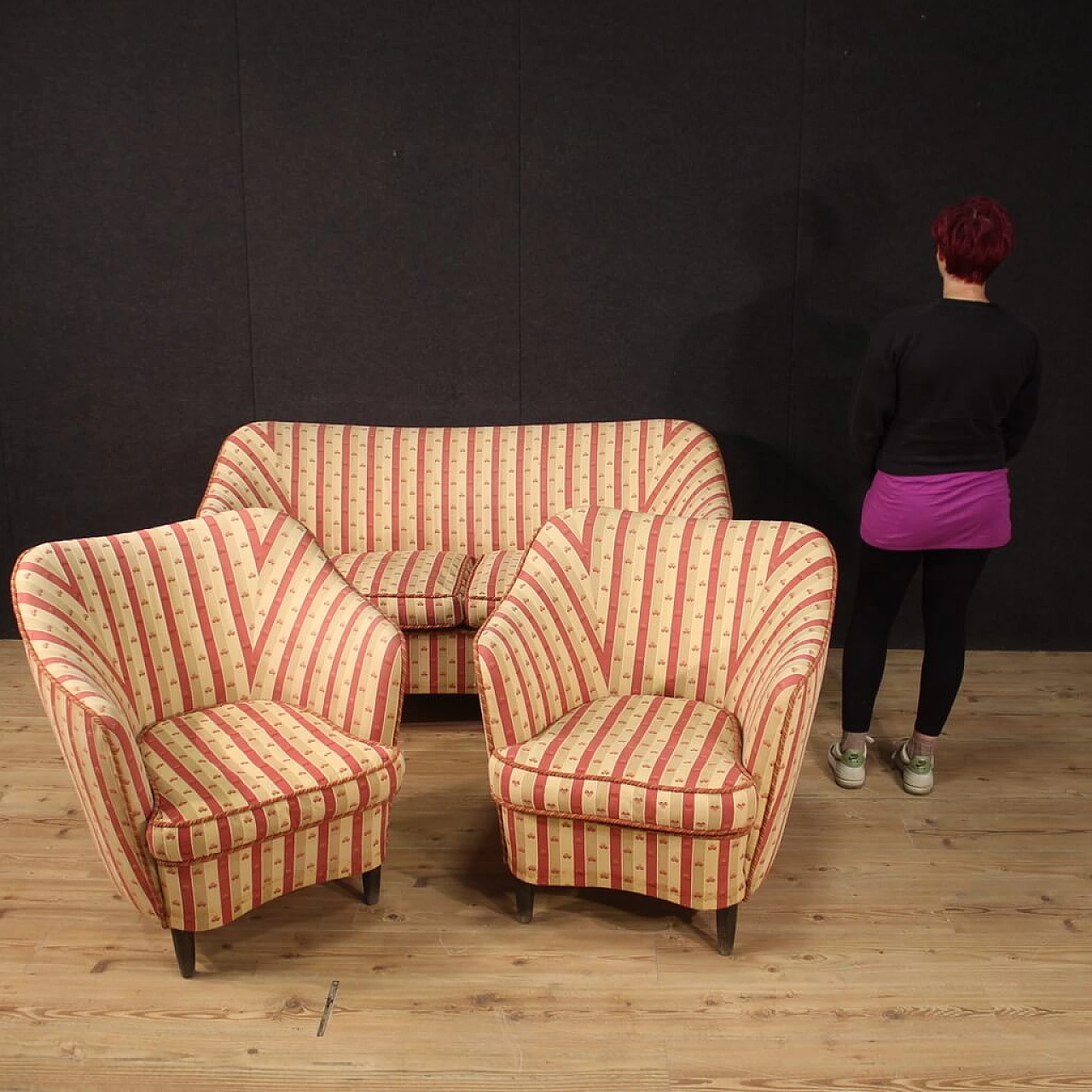 Pair of armchairs and fabric sofa in the style of Gio Ponti, 1960s 4