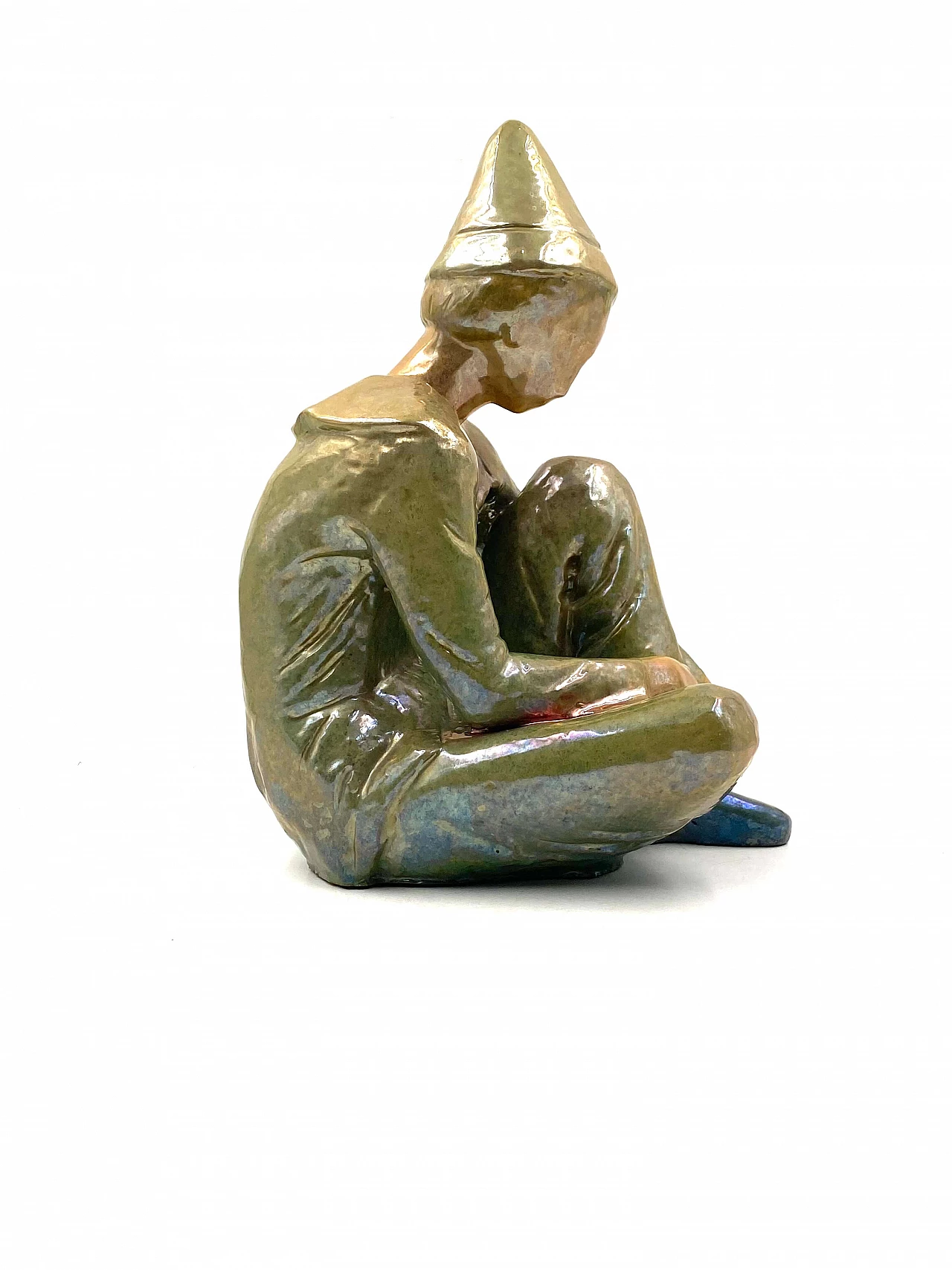 Statuina di ragazzo seduto in ceramica verde di Giordano Tronconi, anni '50 5