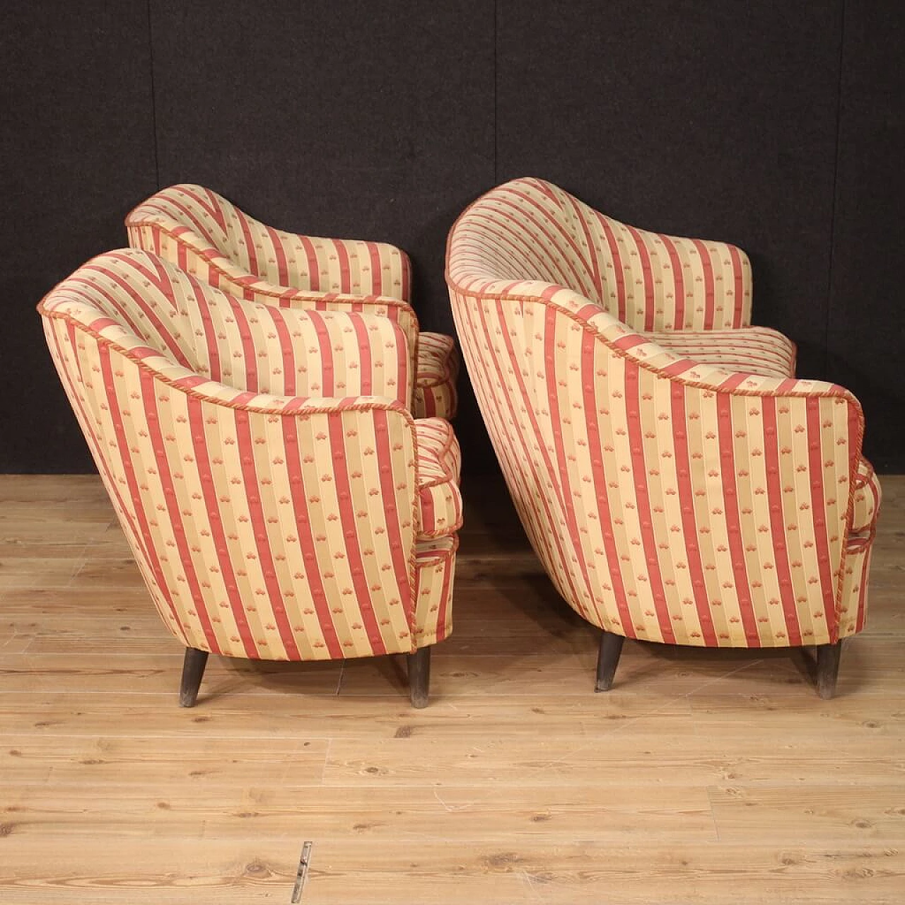 Coppia di poltrone e divano in tessuto attribuibili a Gio Ponti, anni '60 9