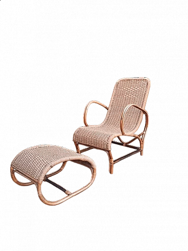 Poltrona con poggiapiedi in malacca e corda intrecciata con struttura in legno, anni '50