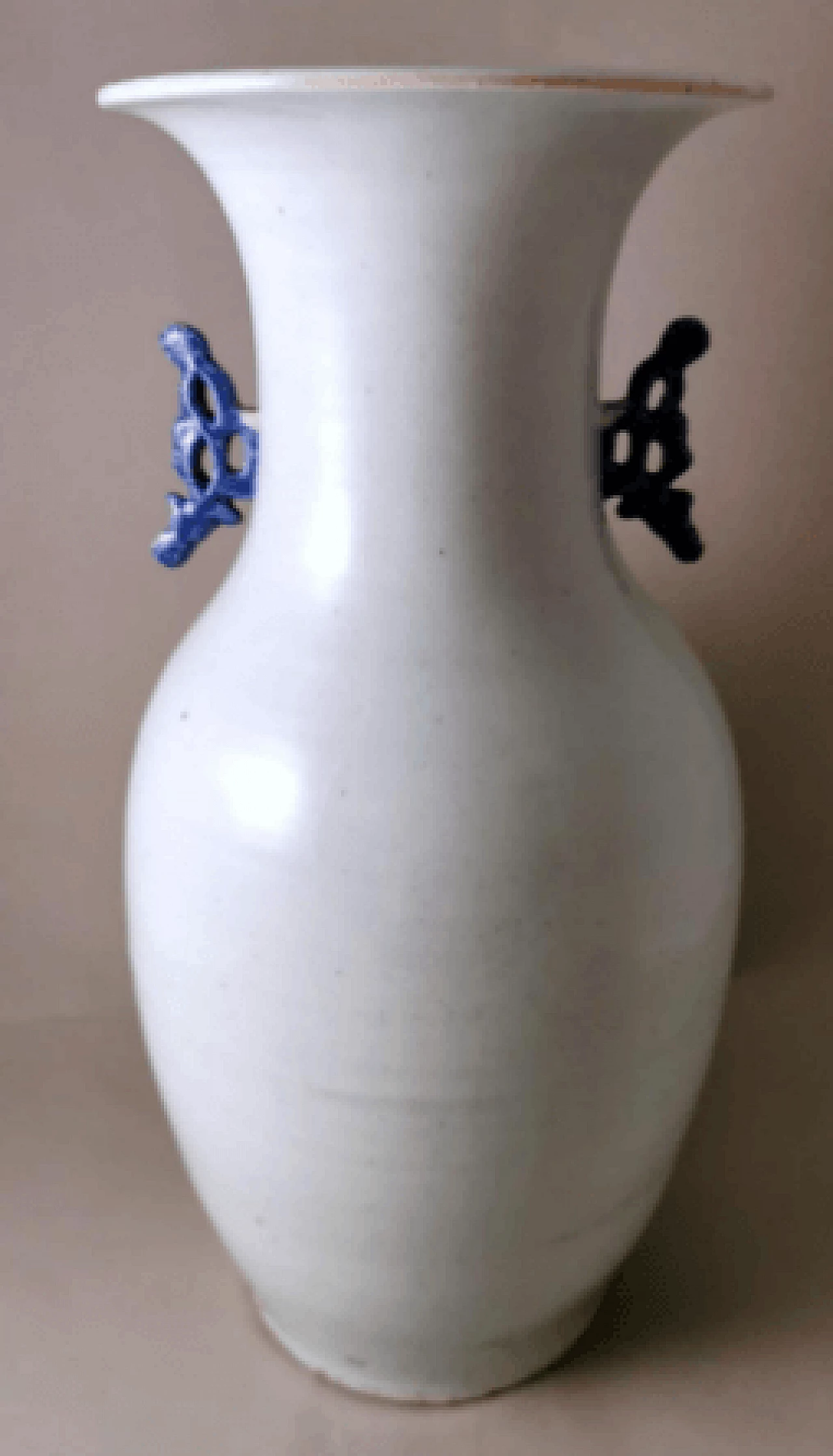 Chinese porcelain baluster vase with cobalt blue decoration, late 19th century 8