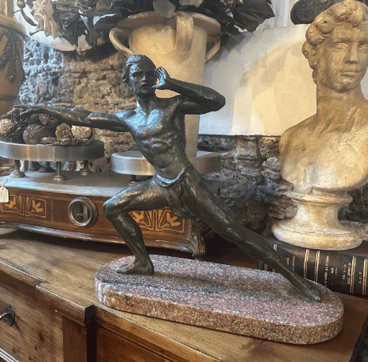 Jean de Roncourt, atleta, scultura in antimonio e marmo, anni '30 4