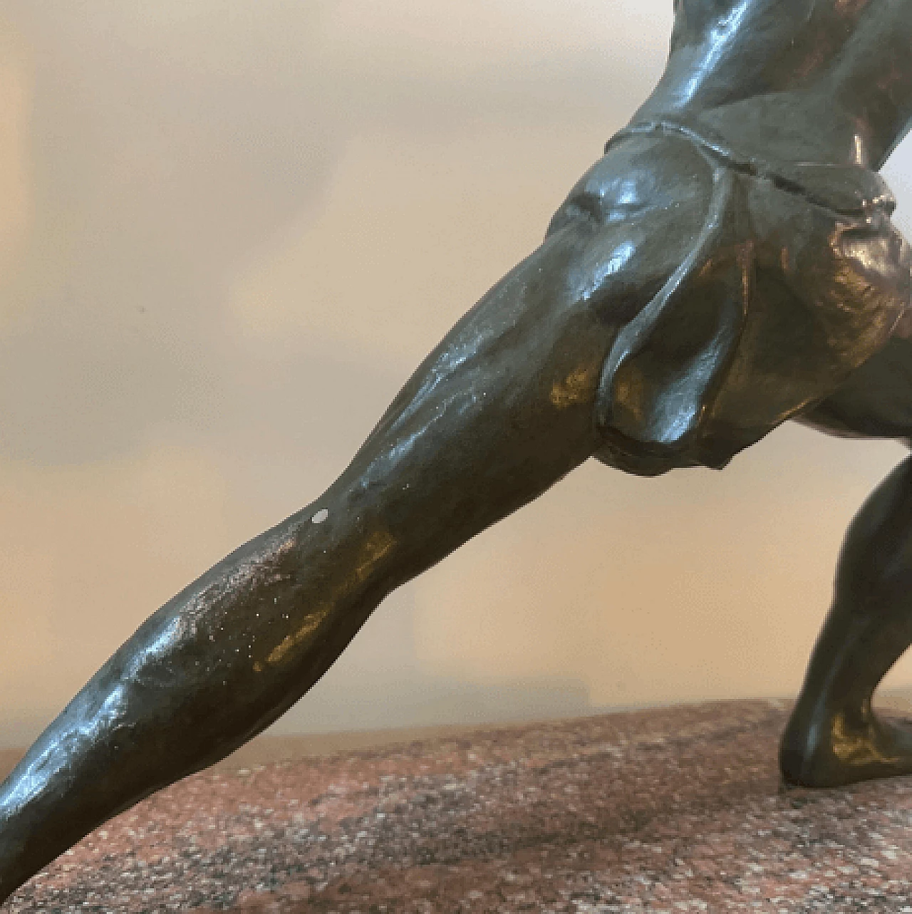 Jean de Roncourt, atleta, scultura in antimonio e marmo, anni '30 8