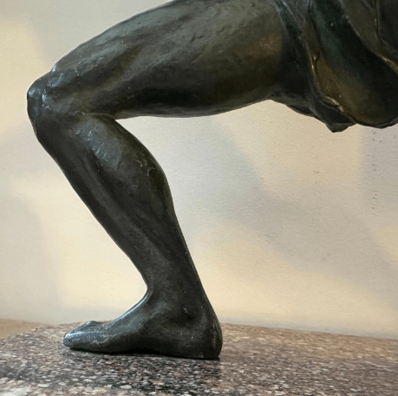 Jean de Roncourt, atleta, scultura in antimonio e marmo, anni '30 11