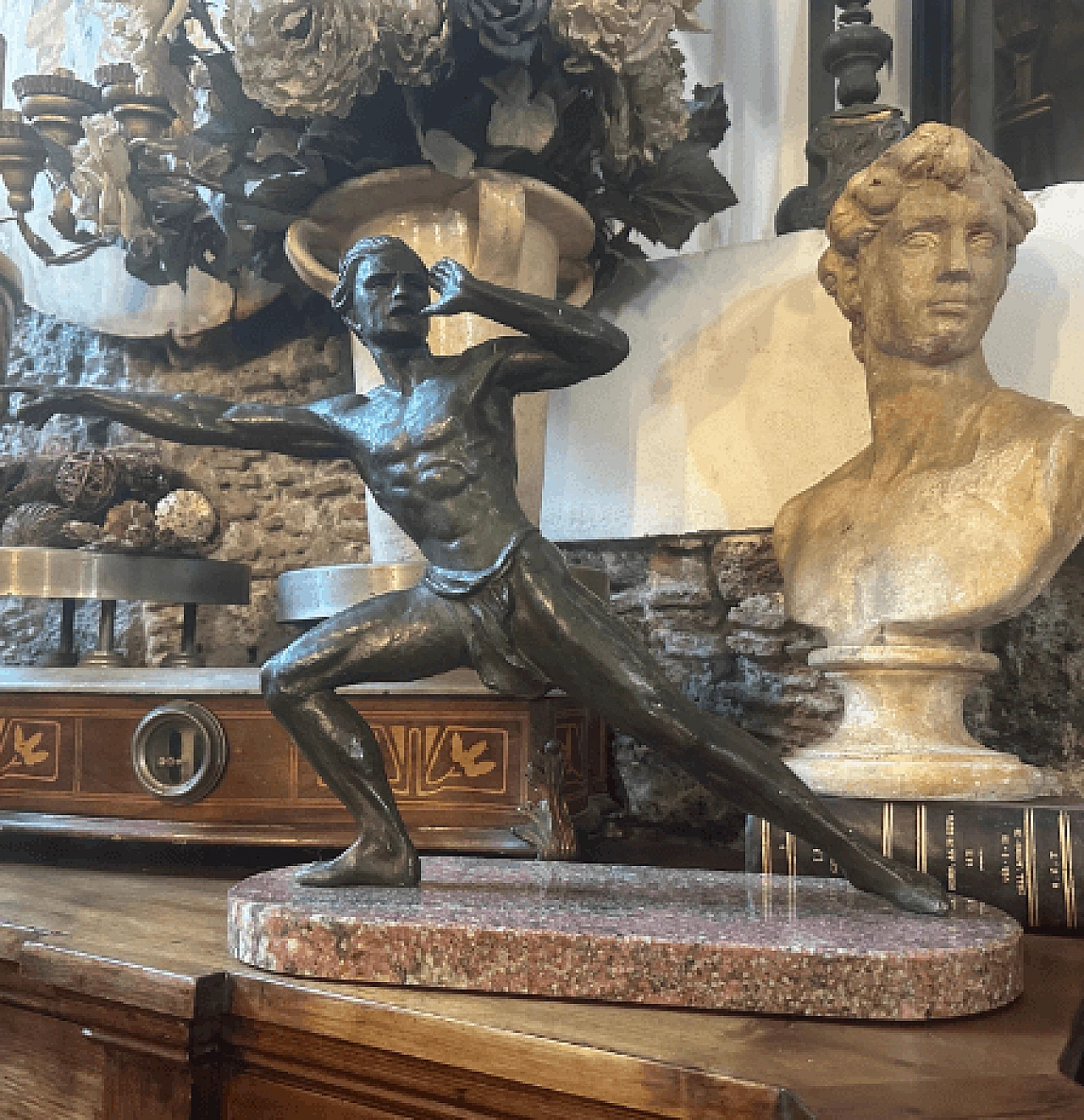 Jean de Roncourt, atleta, scultura in antimonio e marmo, anni '30 13