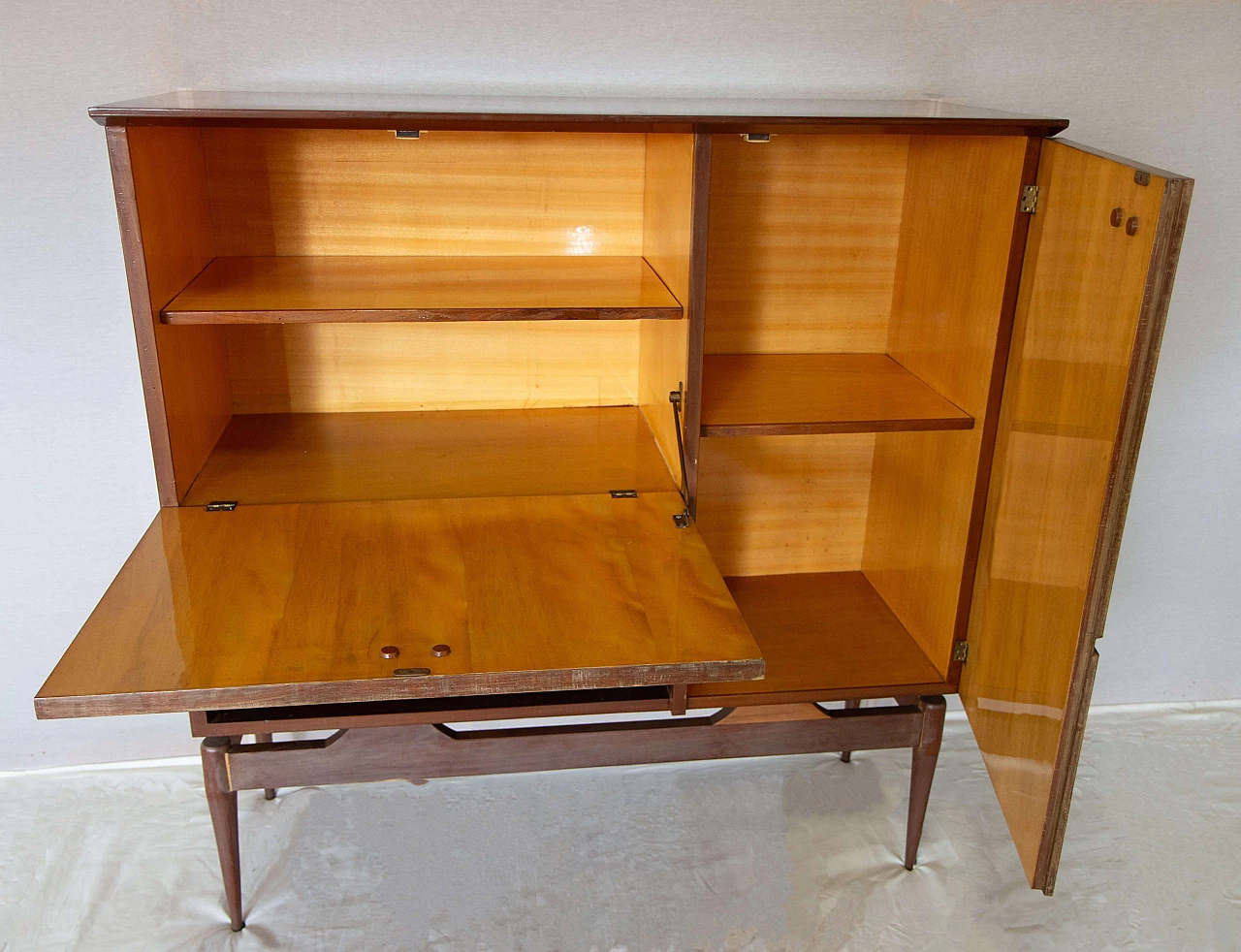 Mahogany veneer sideboard, 1950s 4