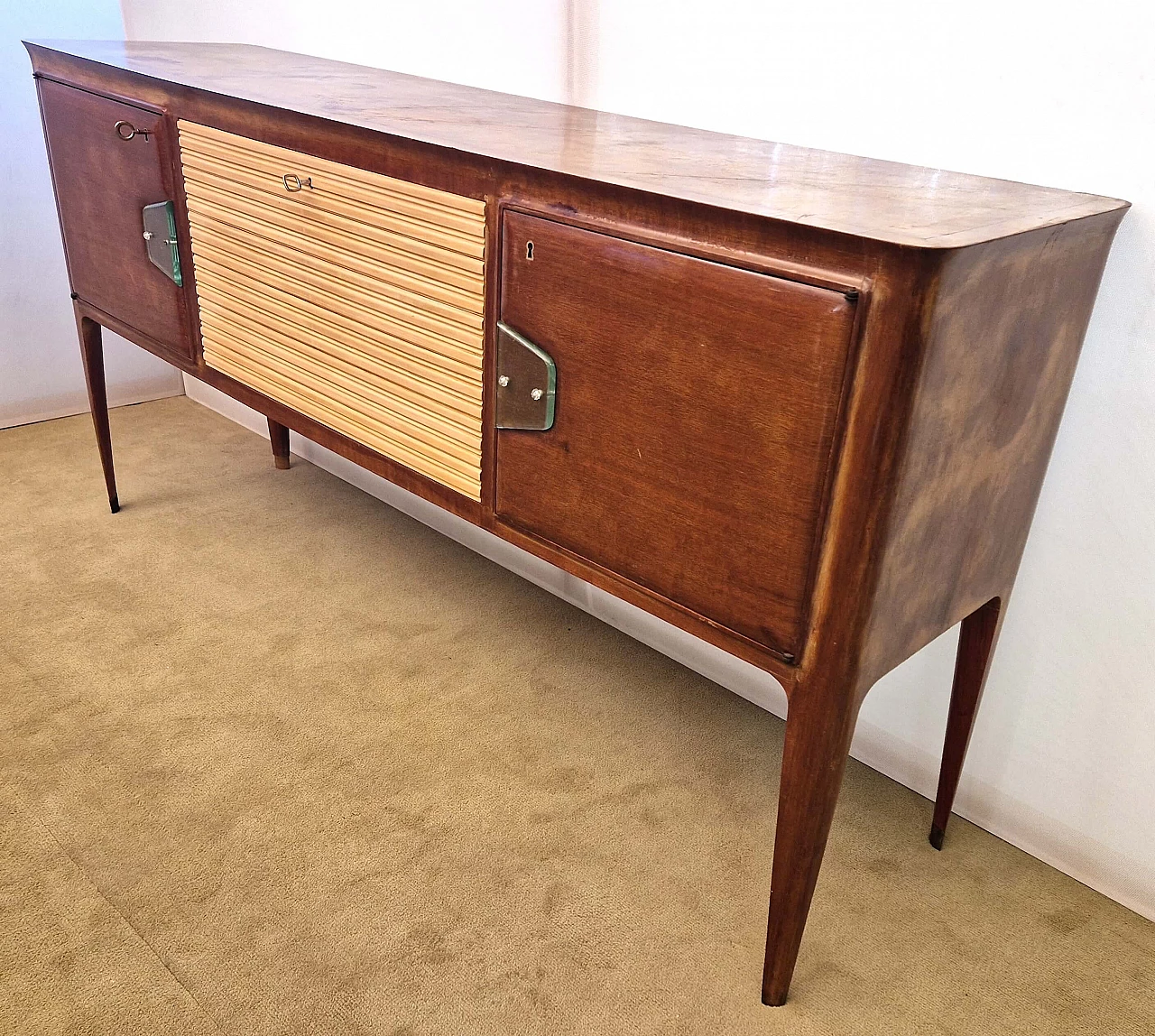 Mahogany sideboard with central maple flap attributed to Gianni Moscatelli, 1950s 2