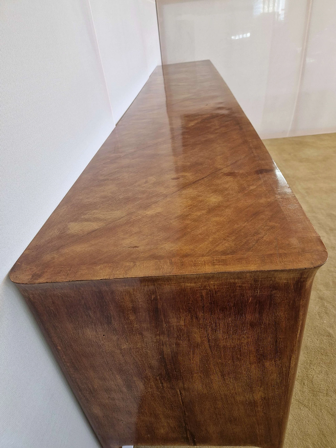 Mahogany sideboard with central maple flap attributed to Gianni Moscatelli, 1950s 3