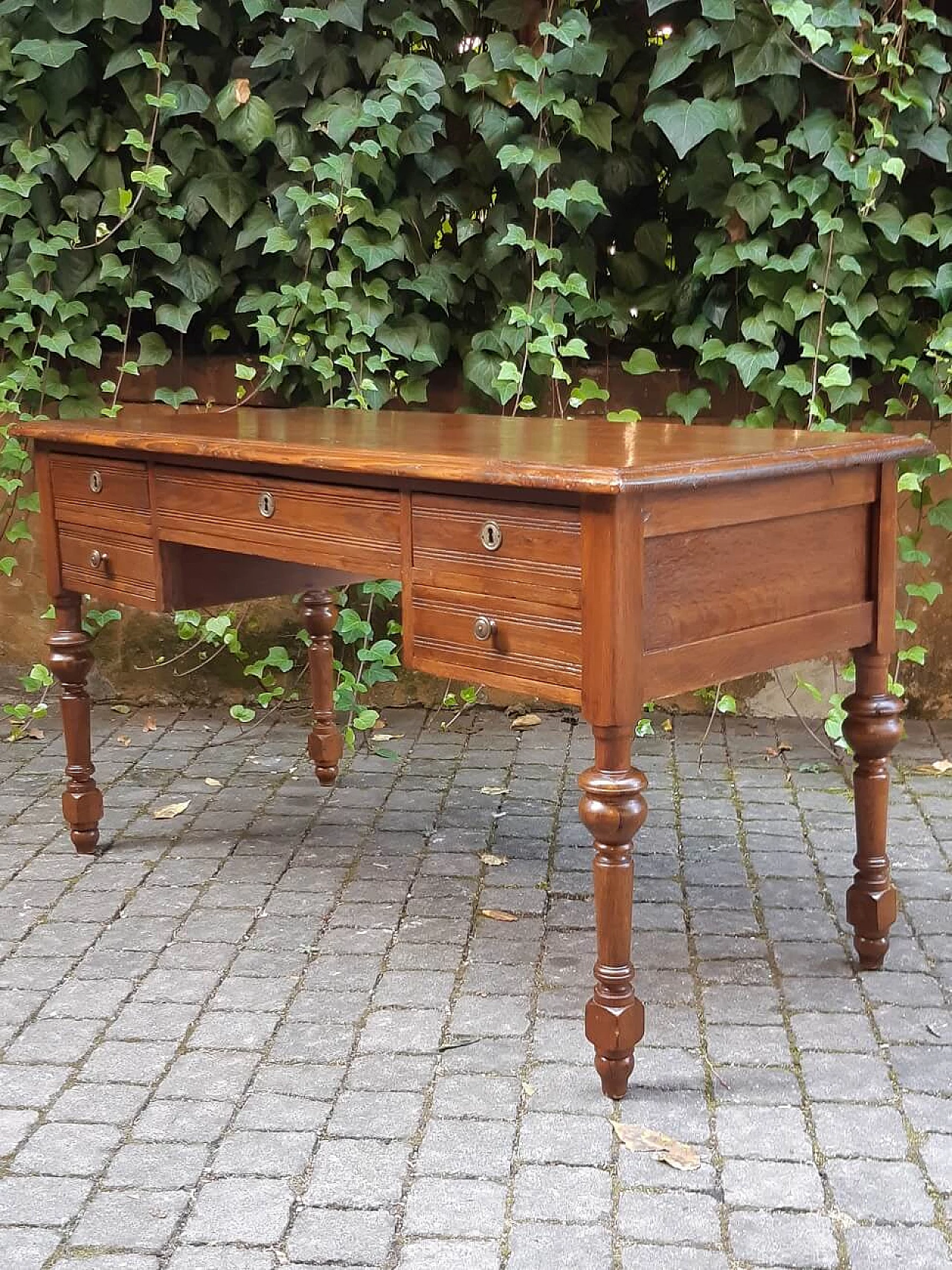 Viennese oak writing desk, second half of the 19th century 4