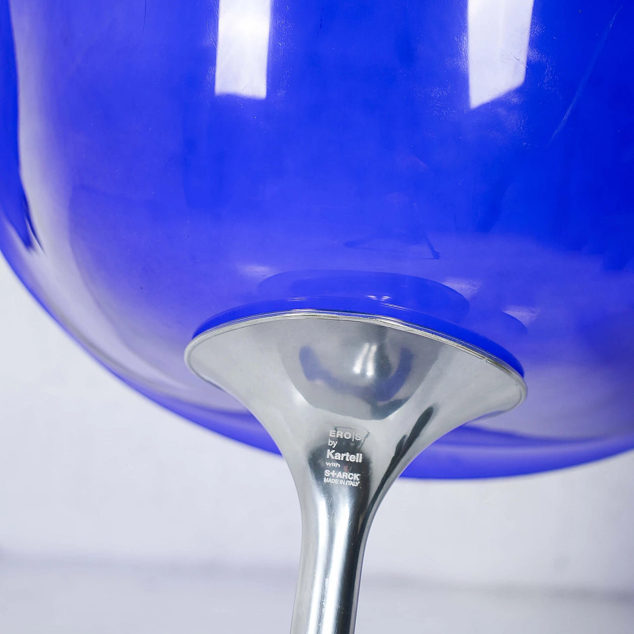 Sedia girevole blu Eros di Philippe Starck per Kartell, anni '90 2