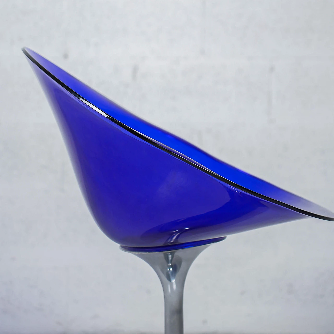 Sedia girevole blu Eros di Philippe Starck per Kartell, anni '90 5