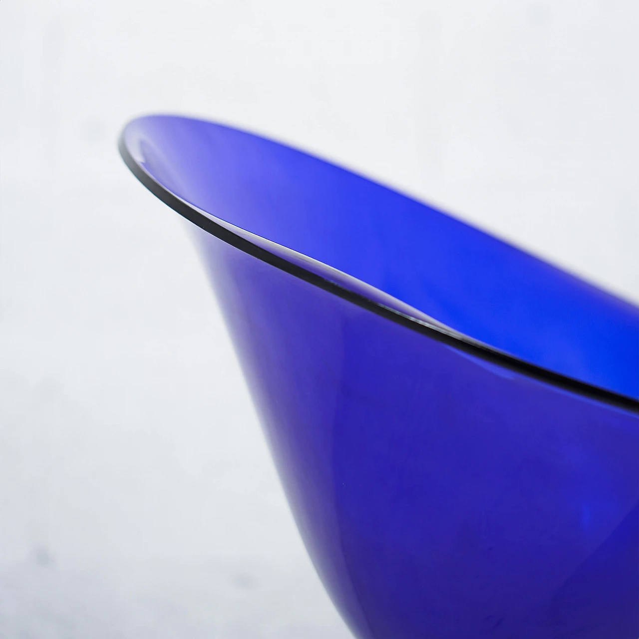 Sedia girevole blu Eros di Philippe Starck per Kartell, anni '90 6