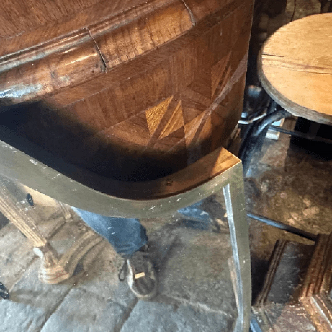 Brass shield-shaped mirror in the style of Gio Ponti, 1950s 7