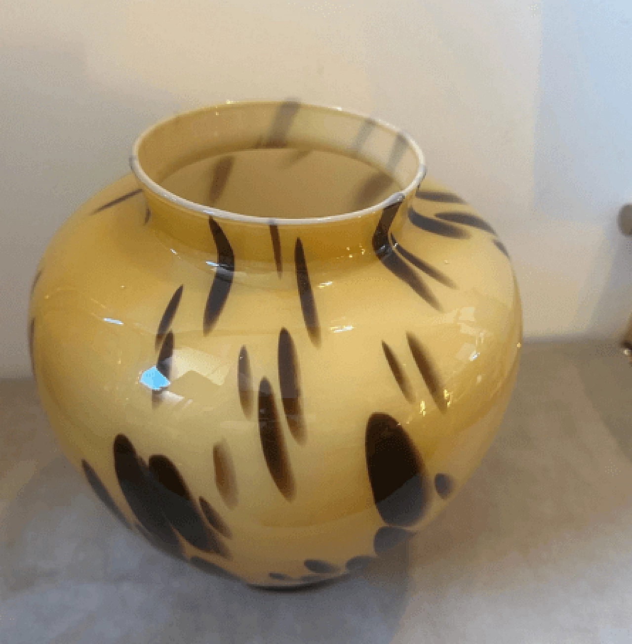 Tortoiseshell-effect Murano glass vase, 1970s 6