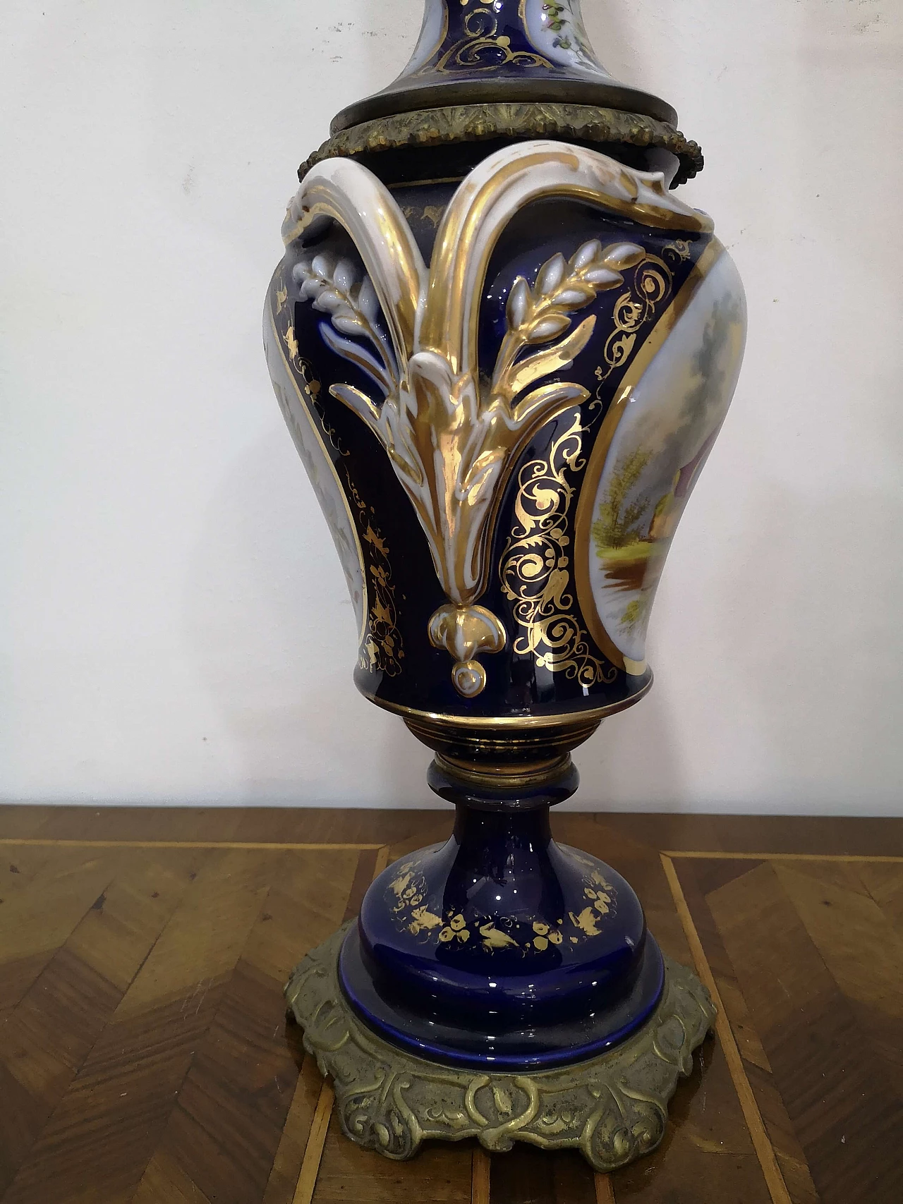 Lampada a petrolio in porcellana di Sèvres, metà '800 10