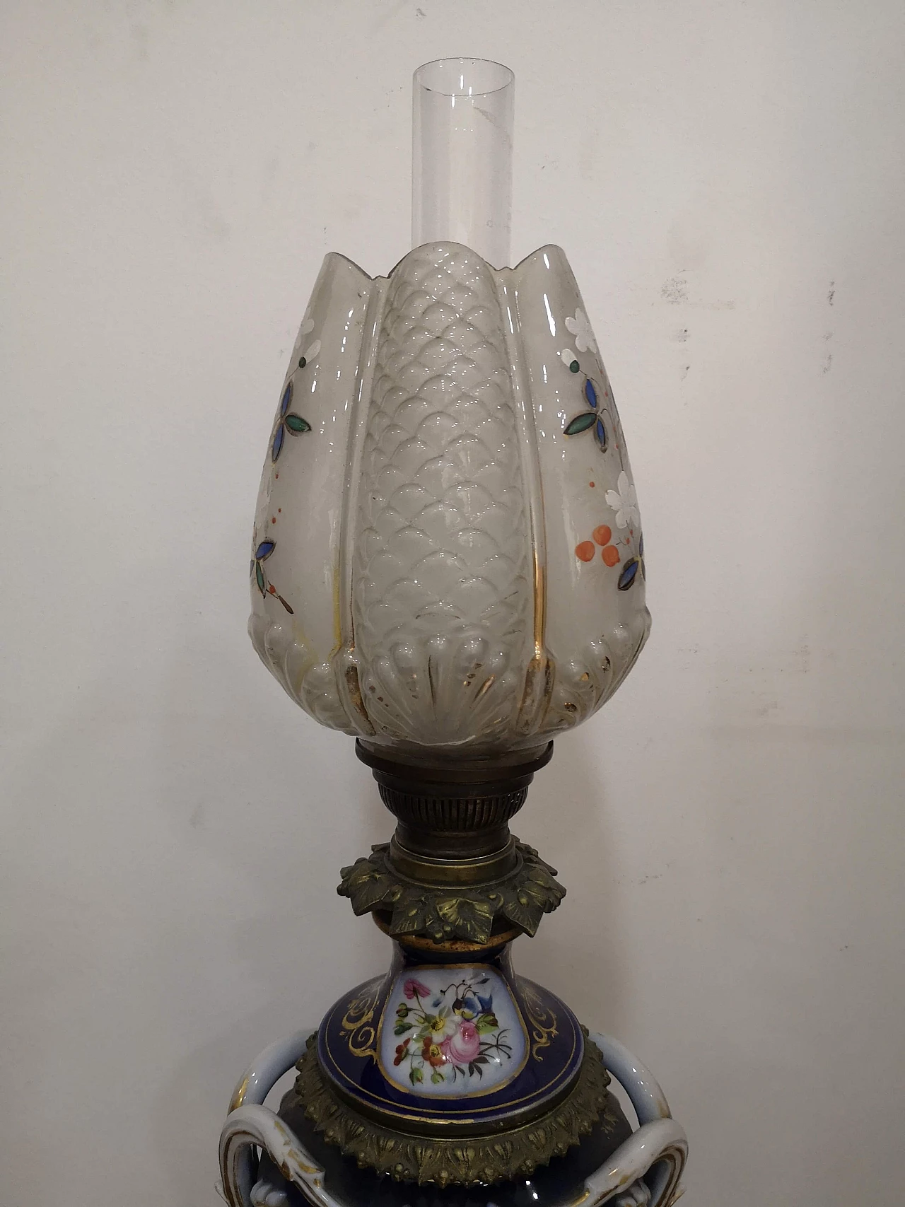 Sèvres porcelain oil lamp, mid-19th century 14