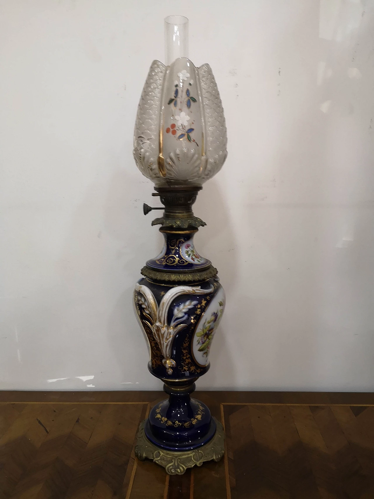 Lampada a petrolio in porcellana di Sèvres, metà '800 15