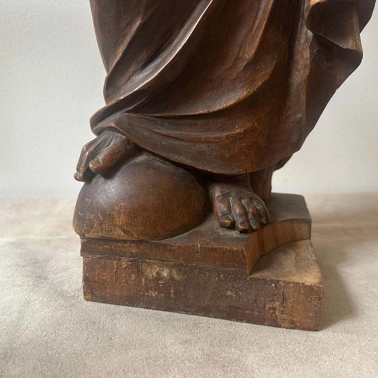 Neoclassical-style carved walnut sculpture, 1850s 8