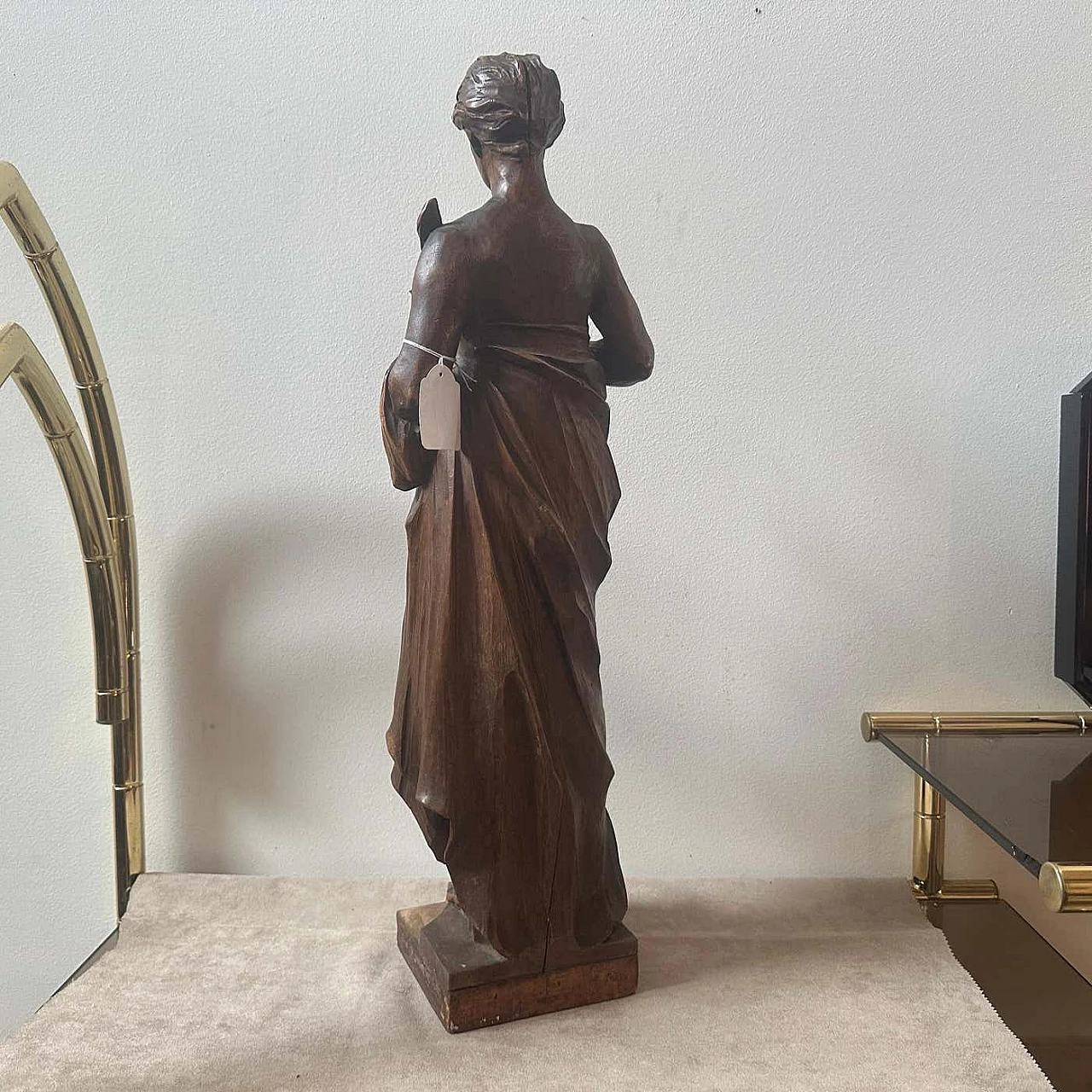 Neoclassical-style carved walnut sculpture, 1850s 10