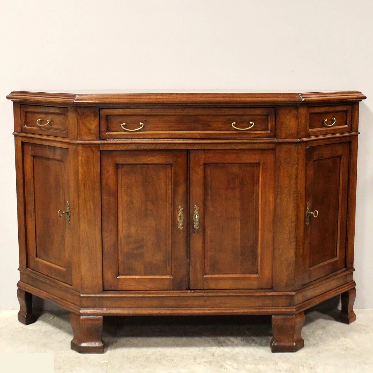 Credenza scantonata in ciliegio massello a quattro ante, fine '700 7