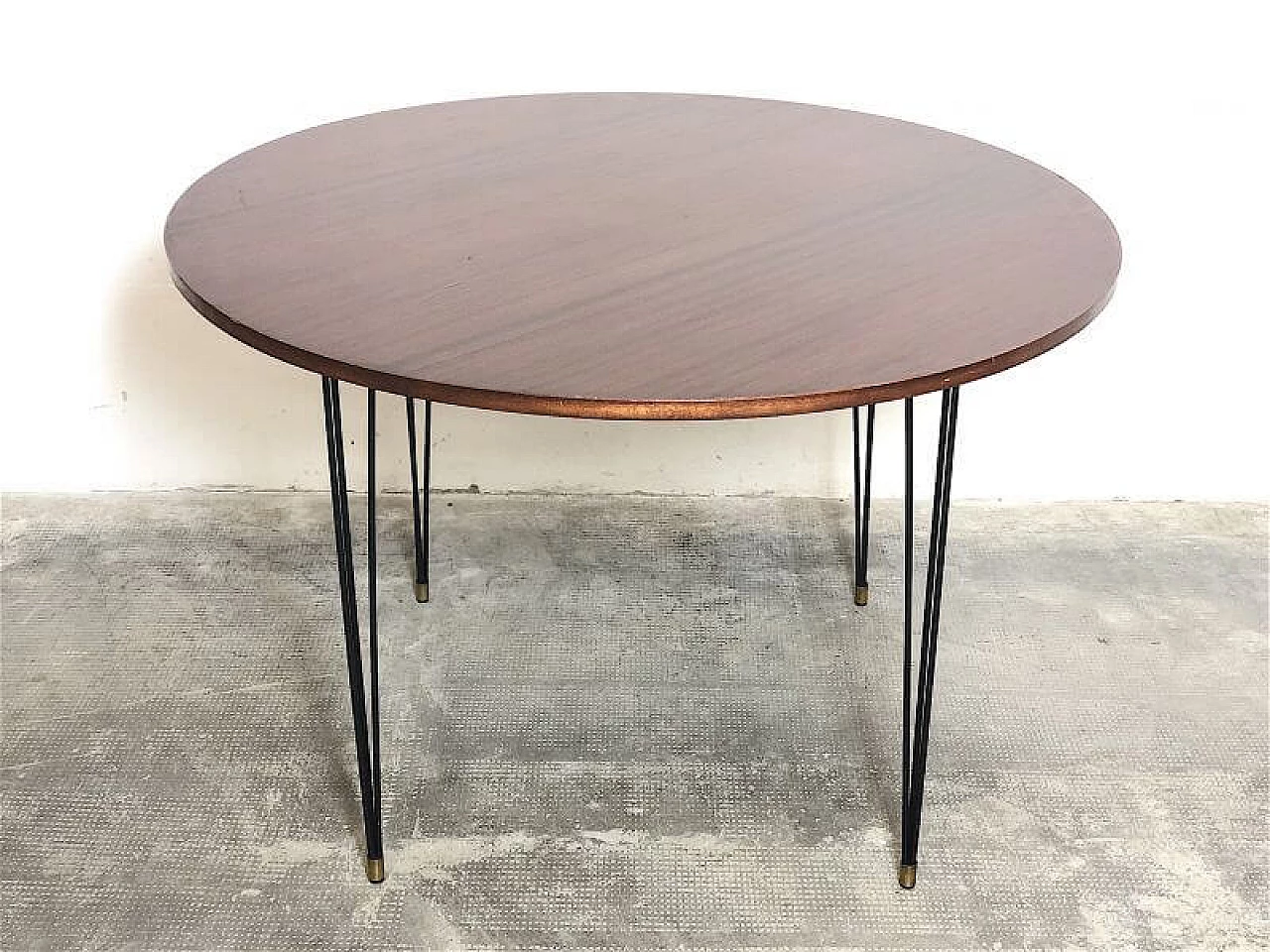 Tavolo Odorisio con piano in legno impiallacciato teak e struttura in metallo, anni '60 3