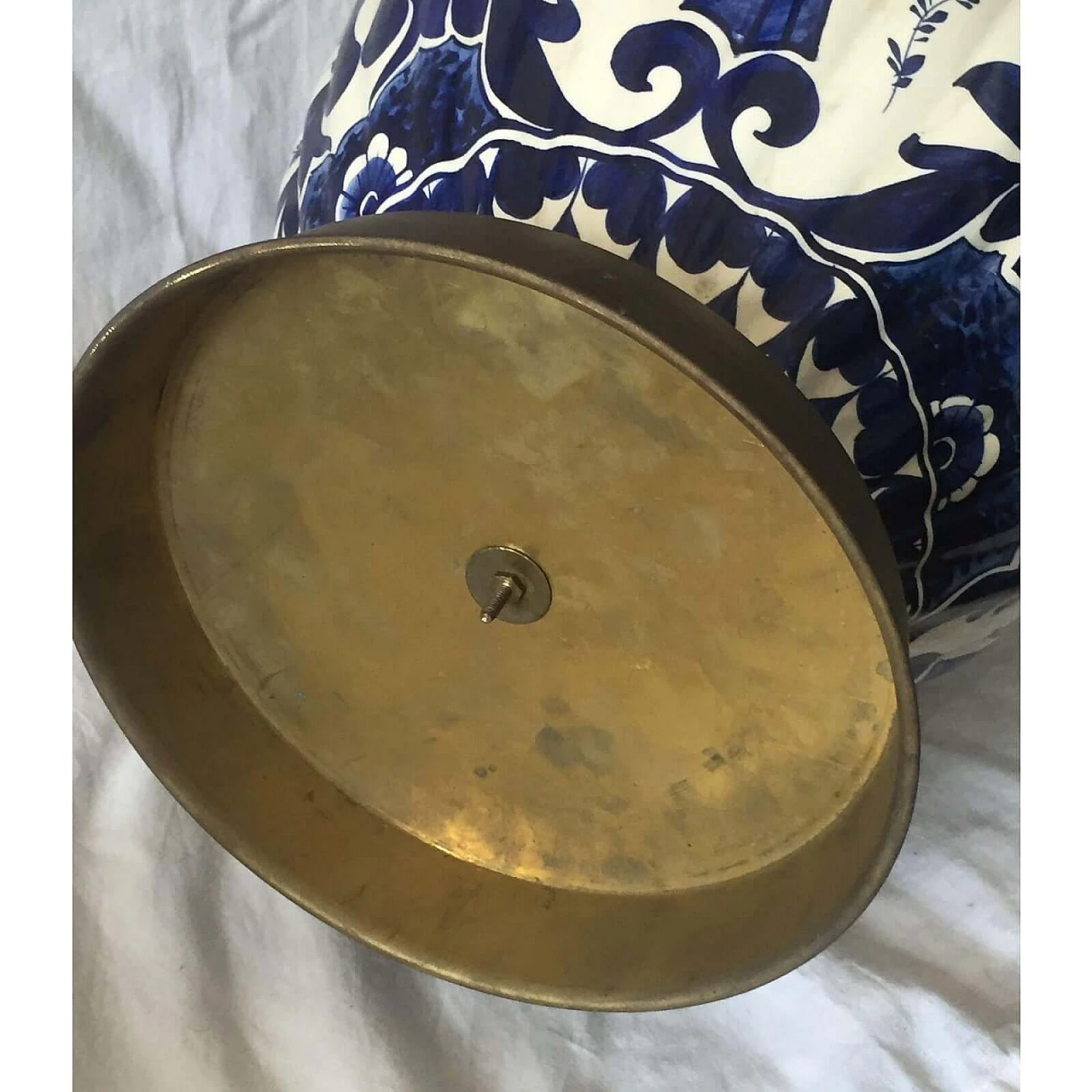 Dutch Delft ceramic urn vase hand-painted in white and blue with floral decoration, 19th century 8