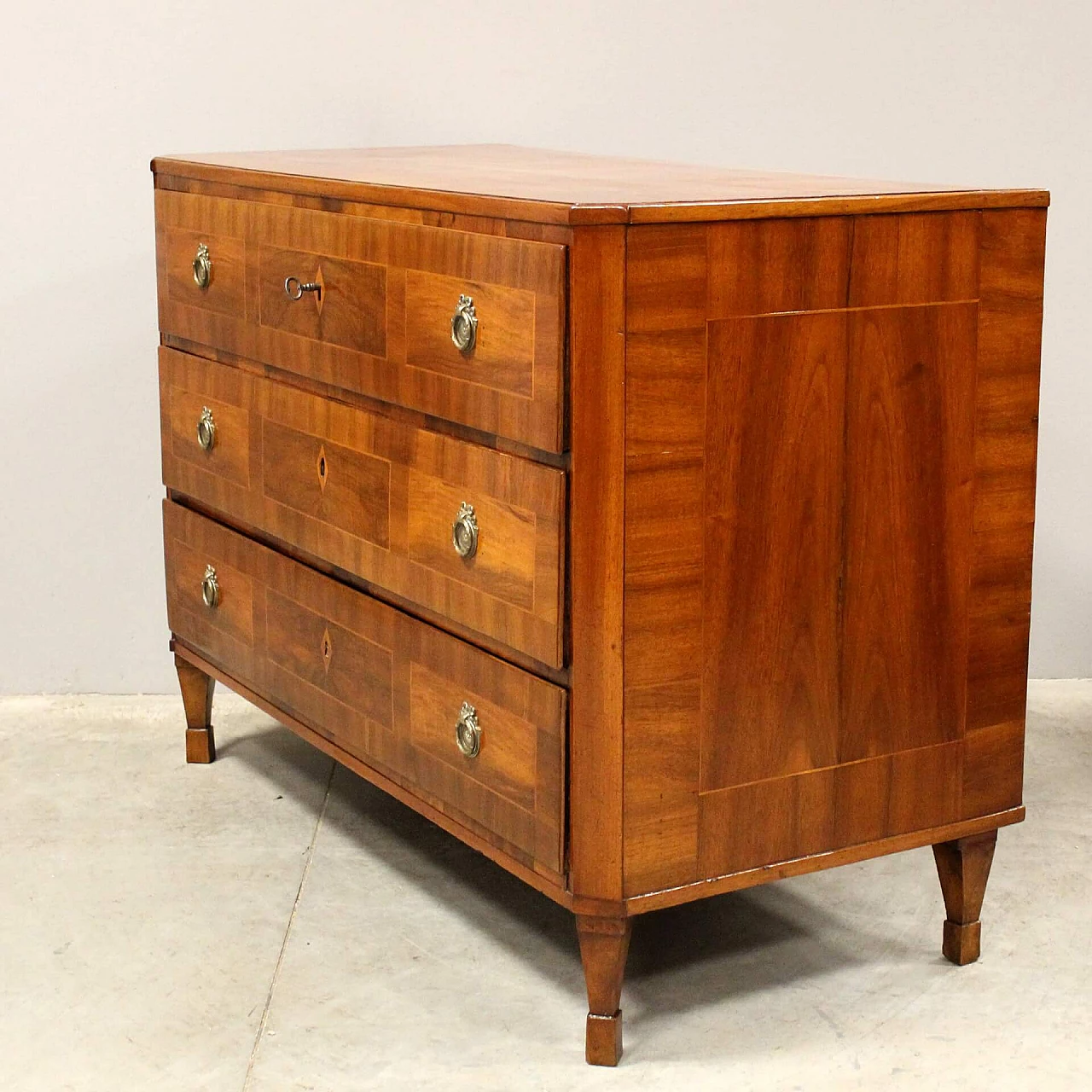 Direttorio chest of drawers in inlaid walnut, second half of the 18th century 7