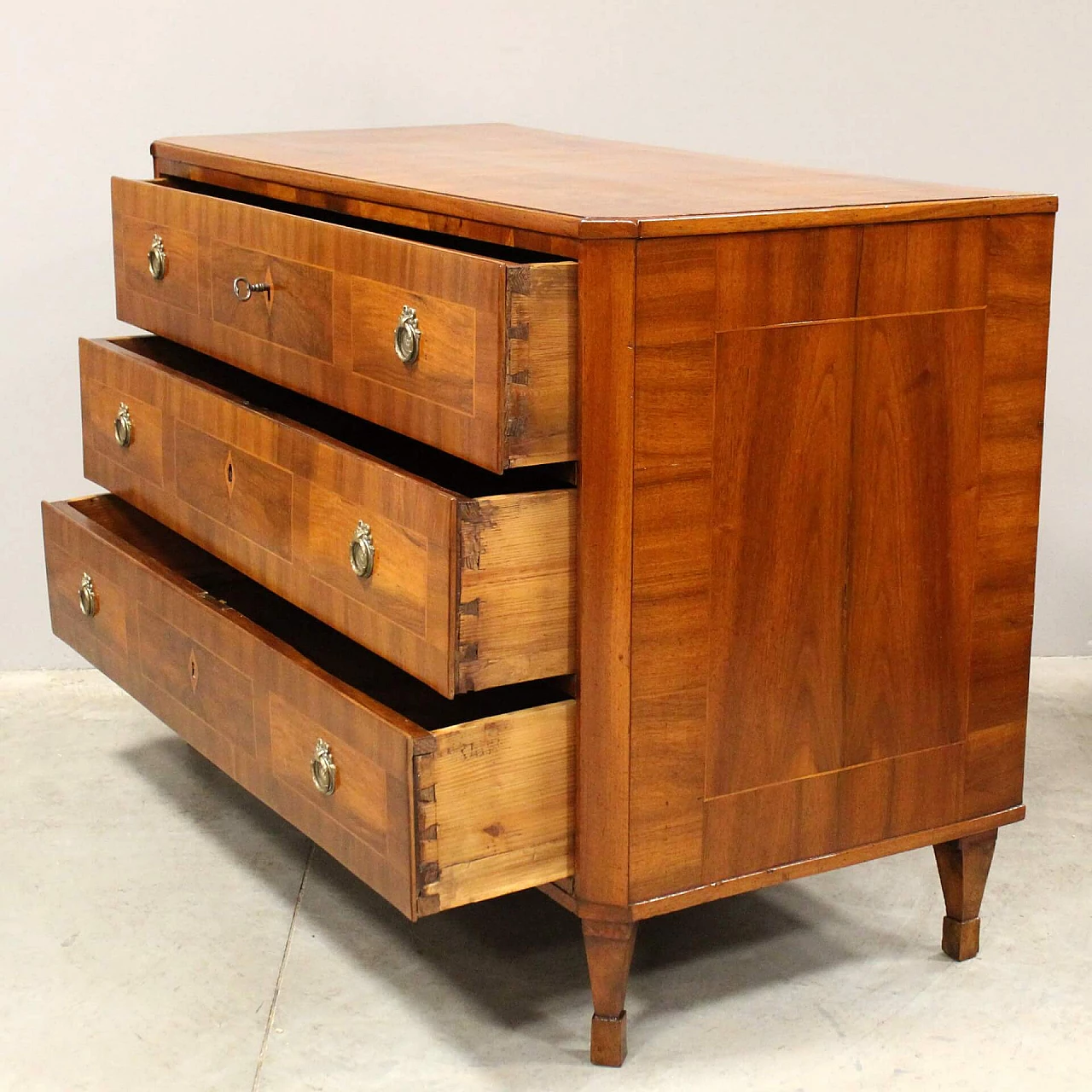Direttorio chest of drawers in inlaid walnut, second half of the 18th century 10