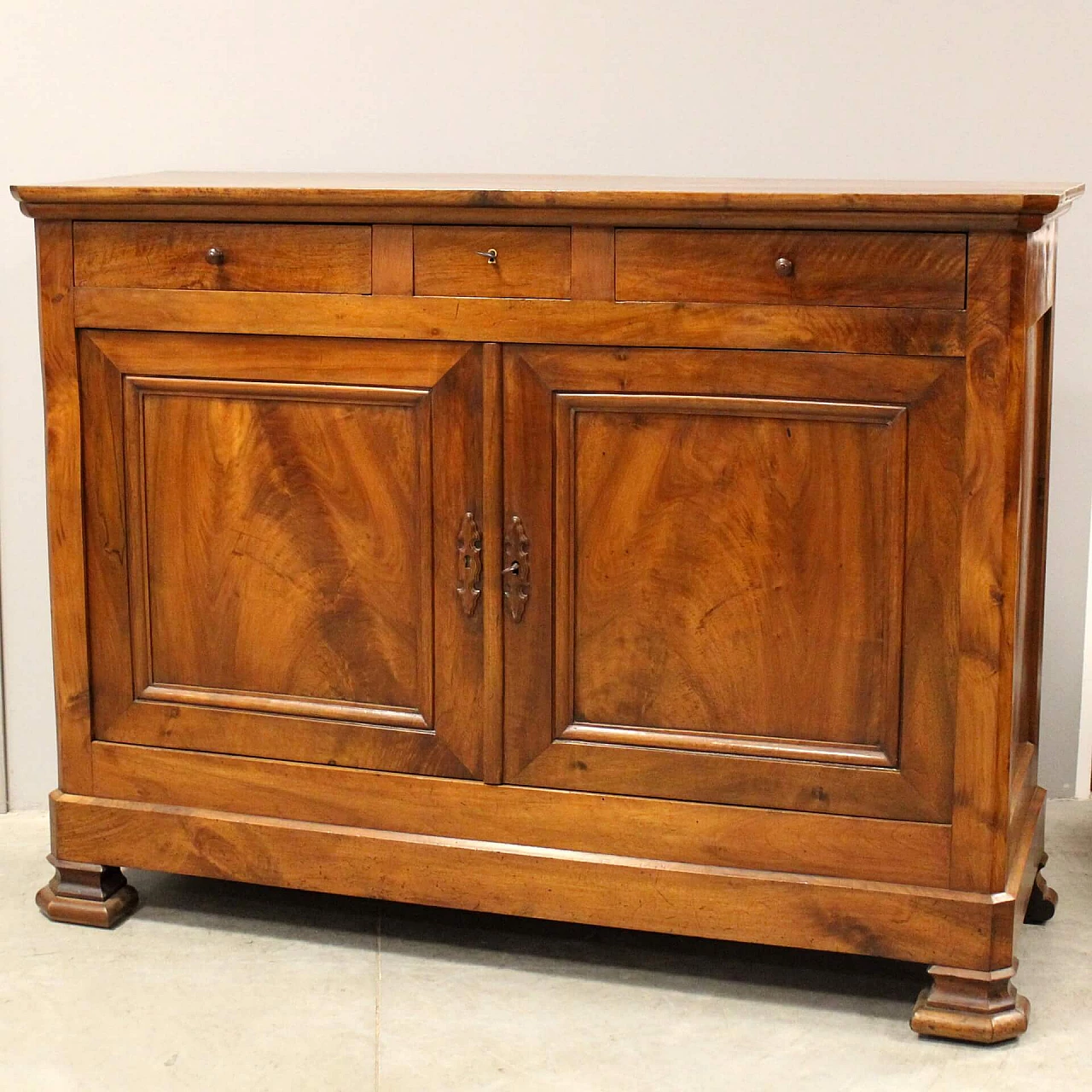 Solid walnut Louis Philippe sideboard, 19th century 6