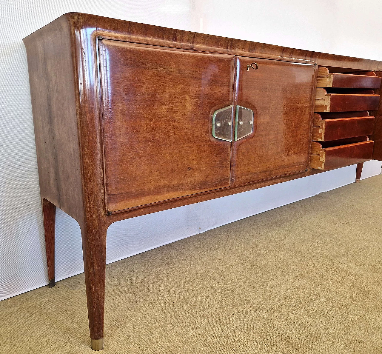 Credenza essenza di mogano a cinque ante attribuita a Gianni Moscatelli, anni '50 4