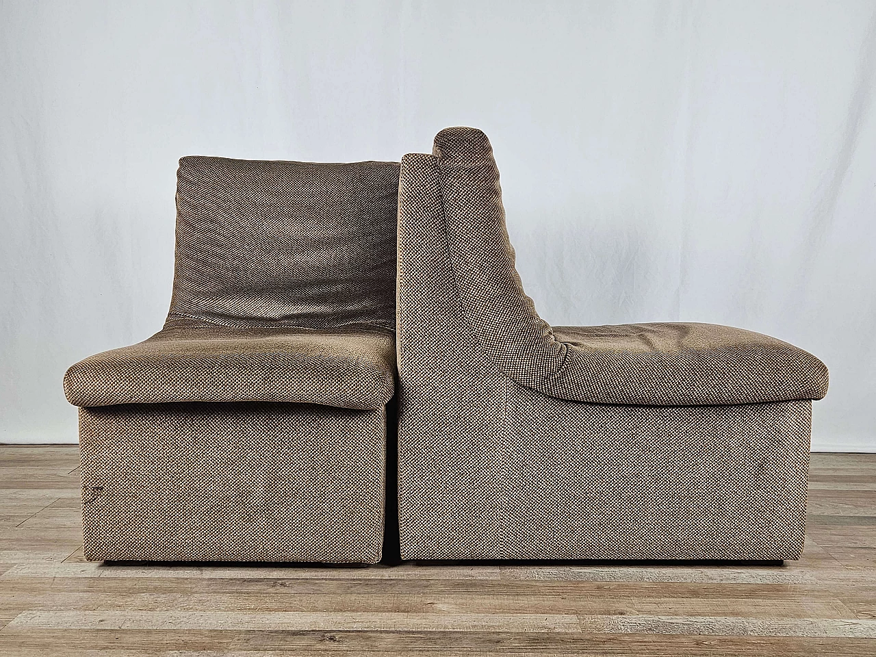 5 Modular fabric armchairs with wooden feet, 1970s 5
